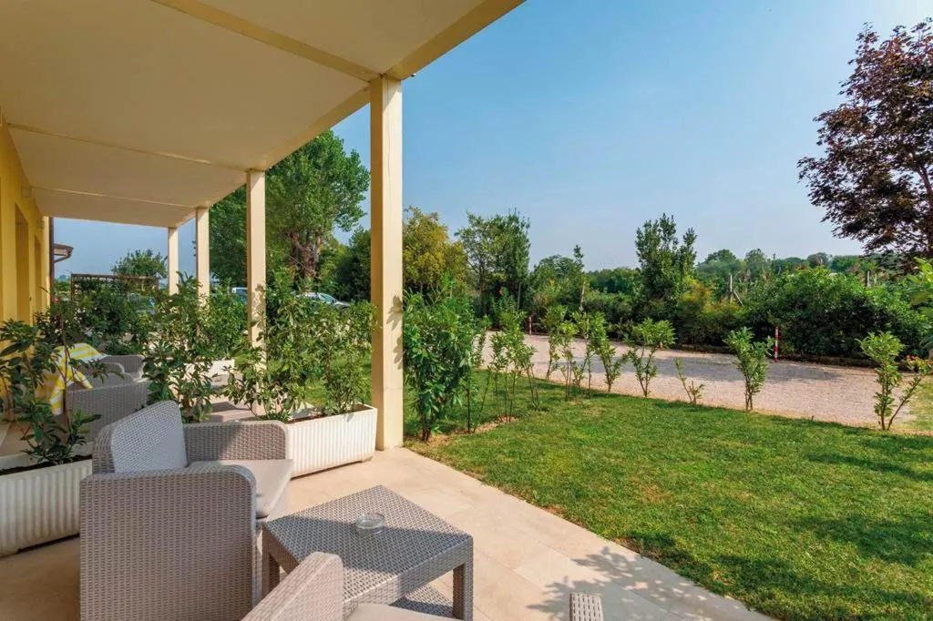 Patio in Hotel Bella Lazise