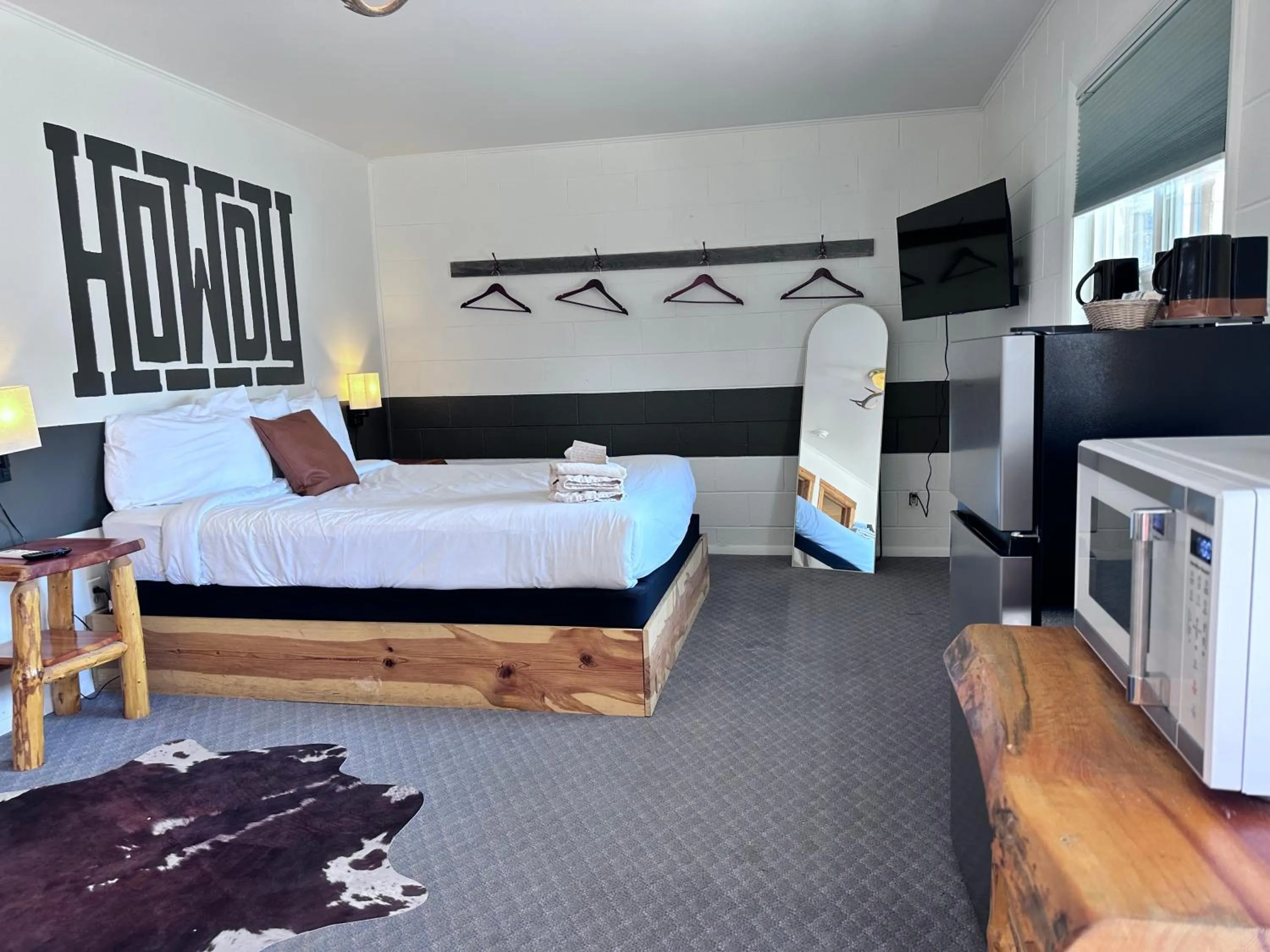 Bed in Elk Antler Inn