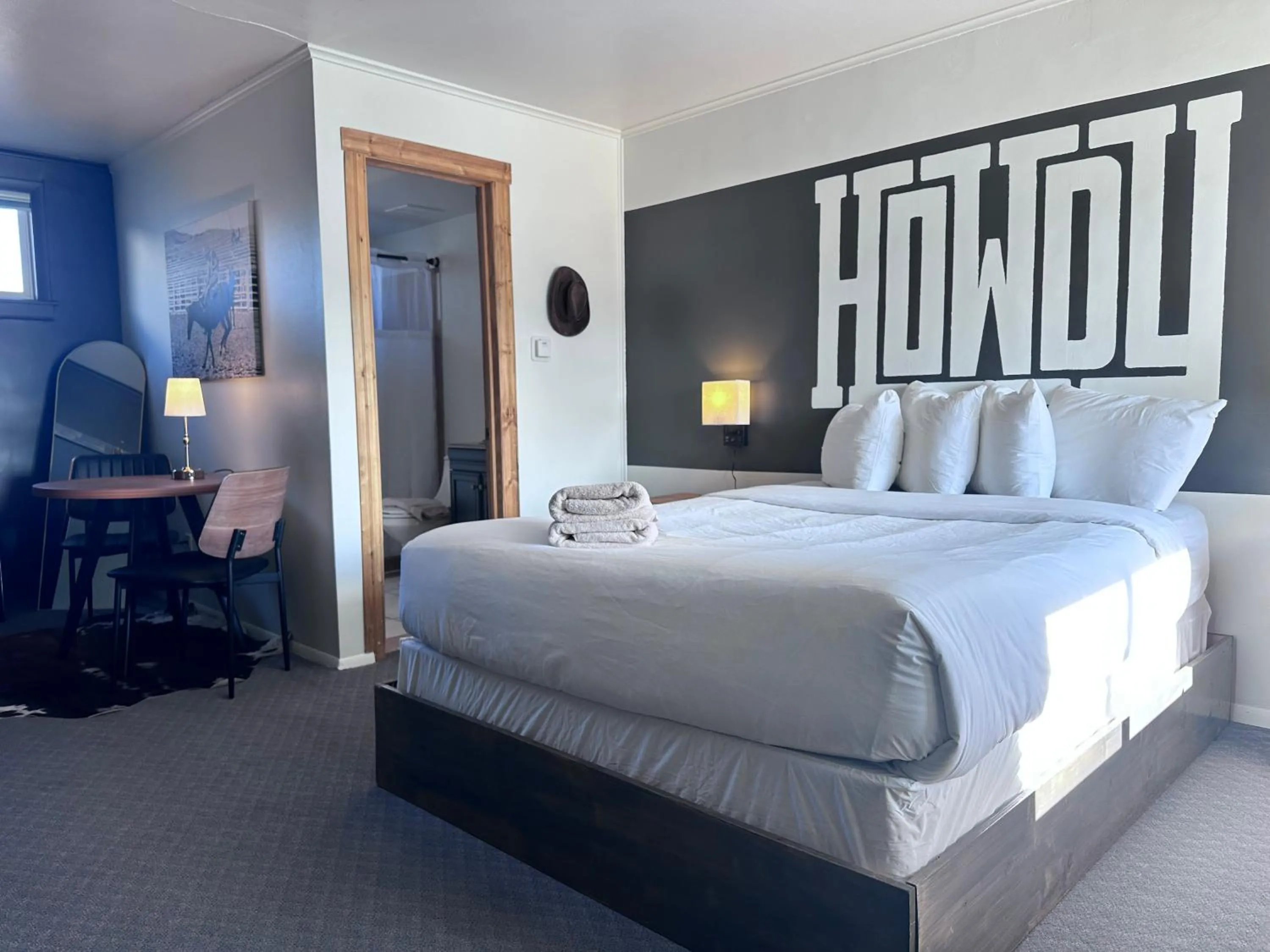 Bed in Elk Antler Inn