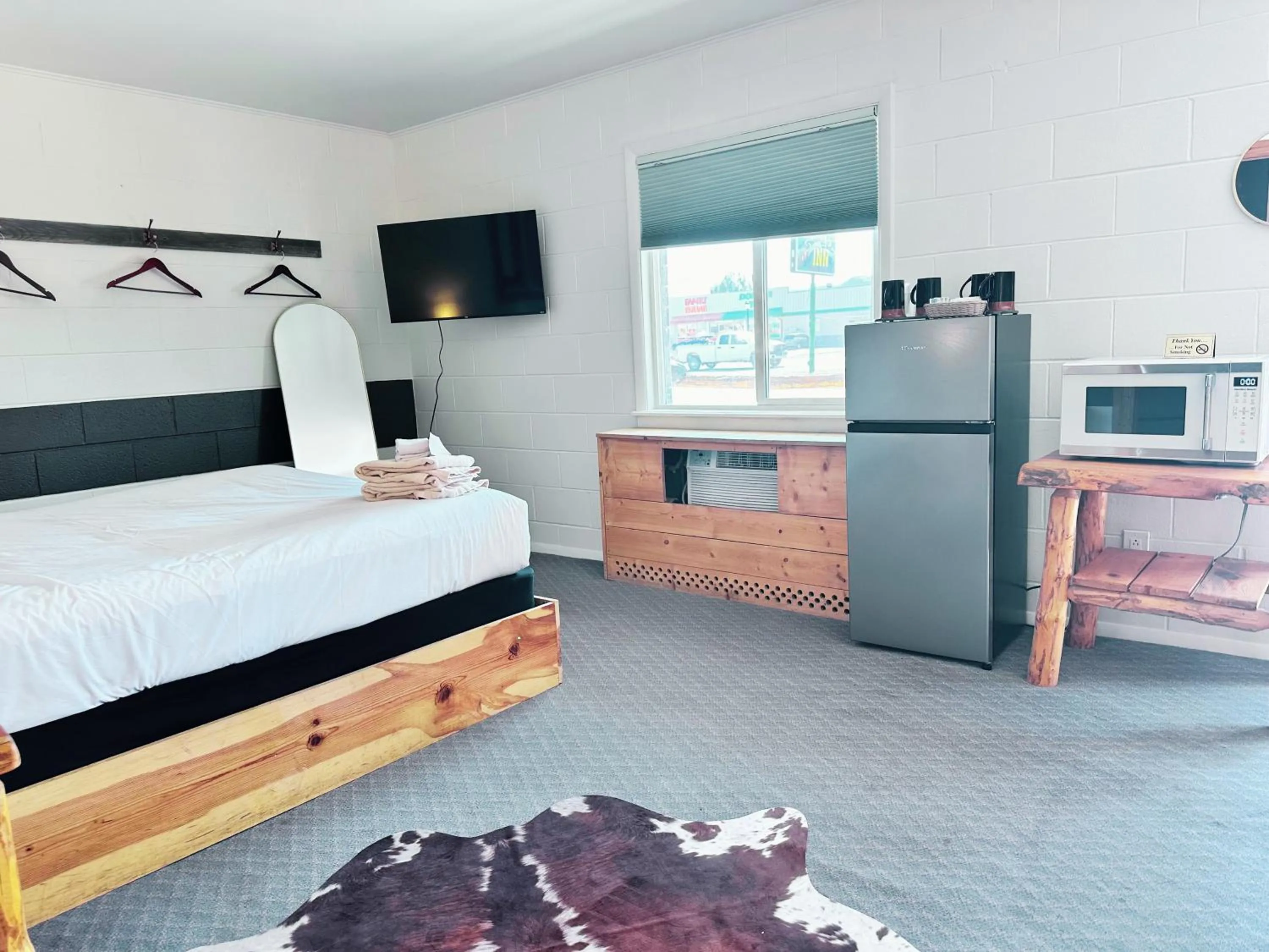 Bed in Elk Antler Inn