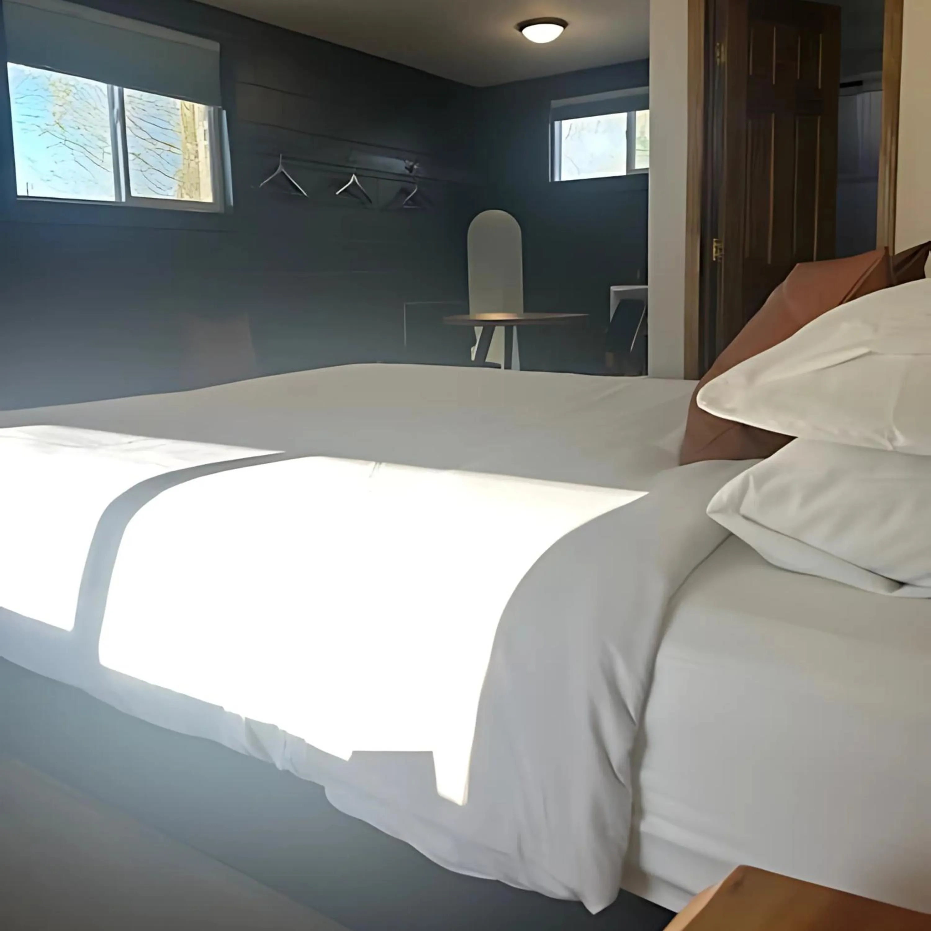 Bed in Elk Antler Inn