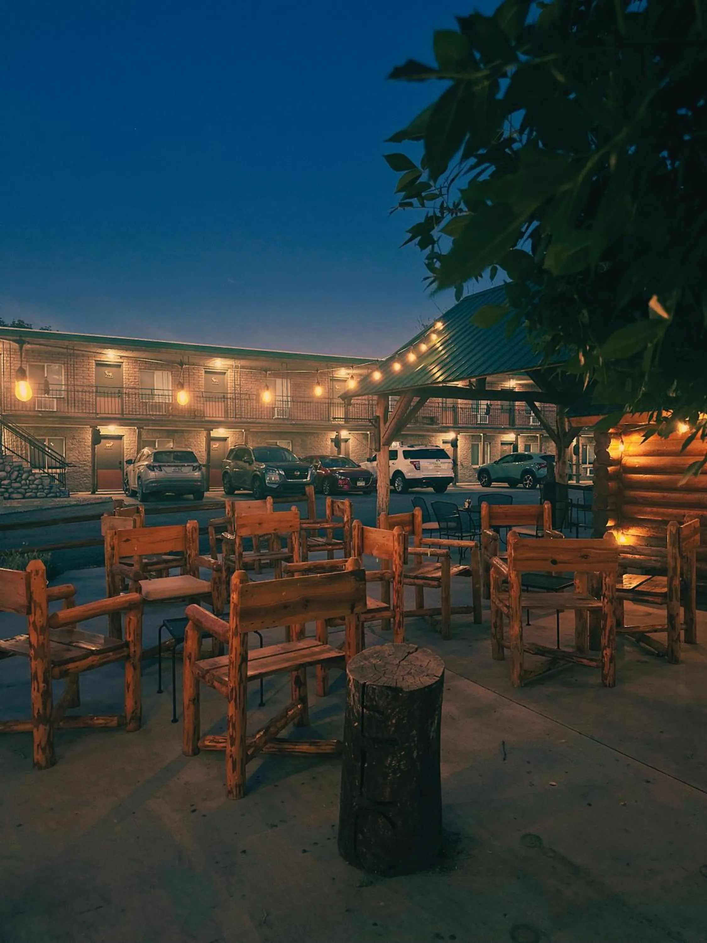 Elk Antler Inn