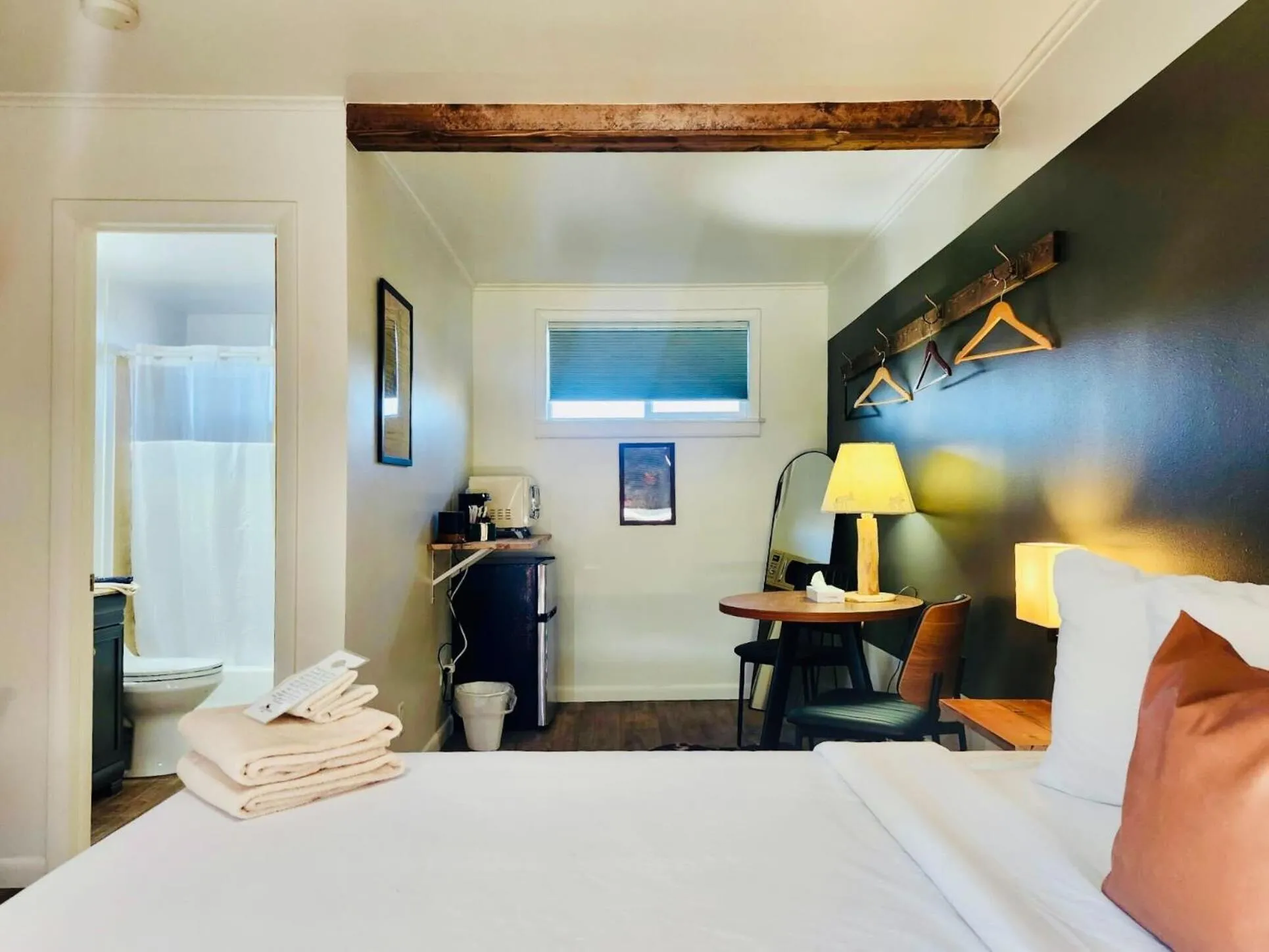 Bed in Elk Antler Inn