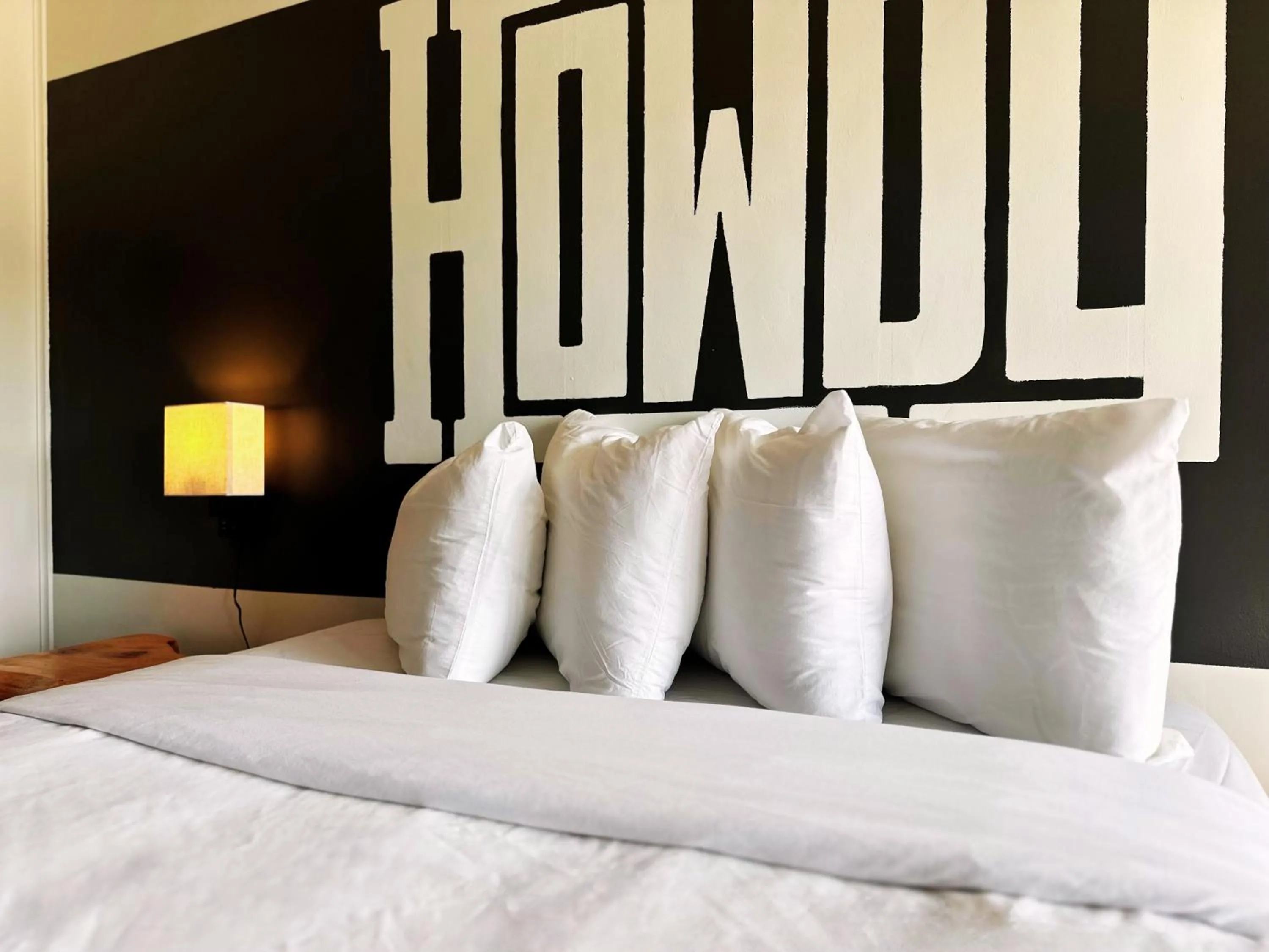 Bed in Elk Antler Inn