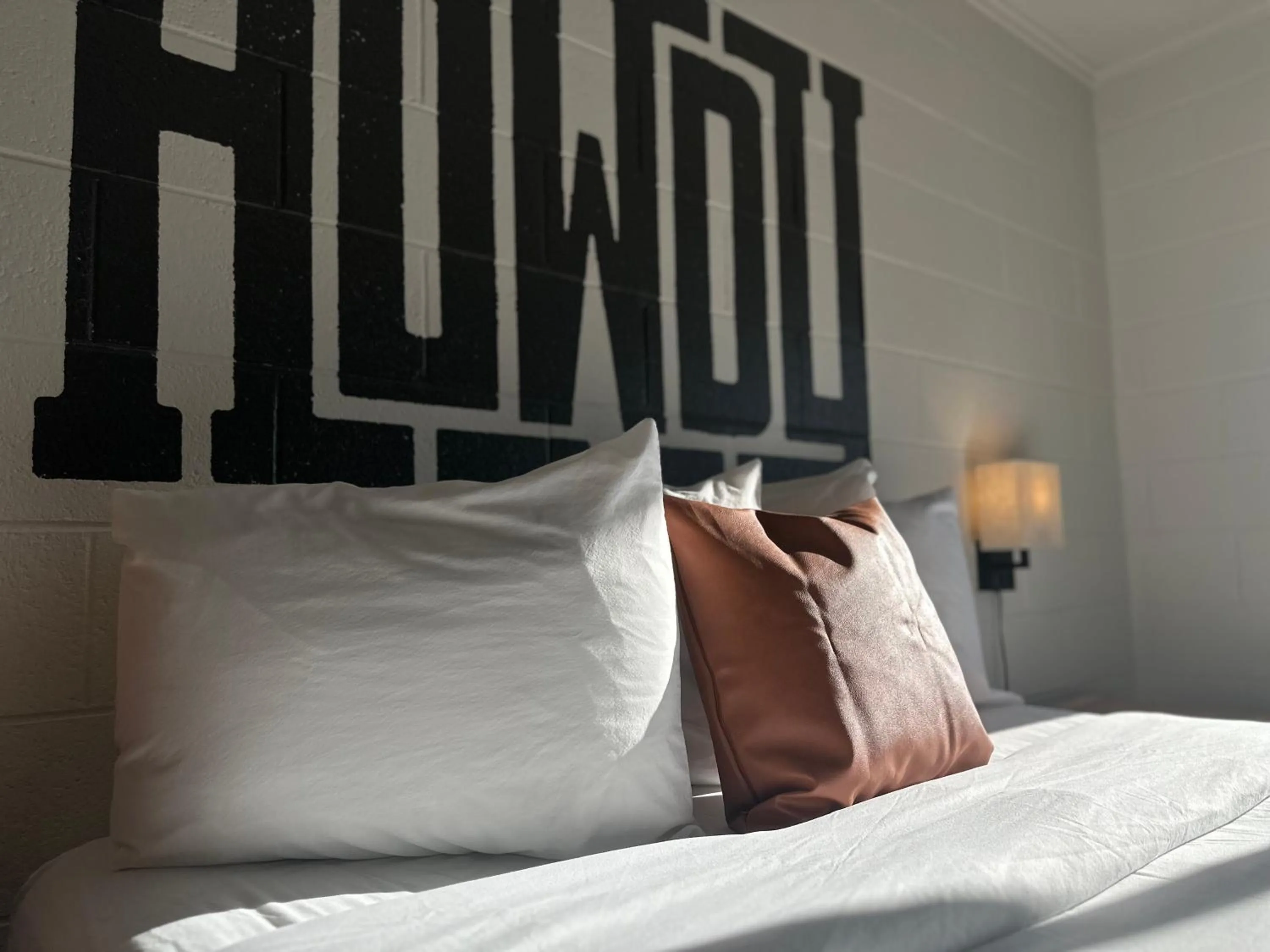 Bed in Elk Antler Inn