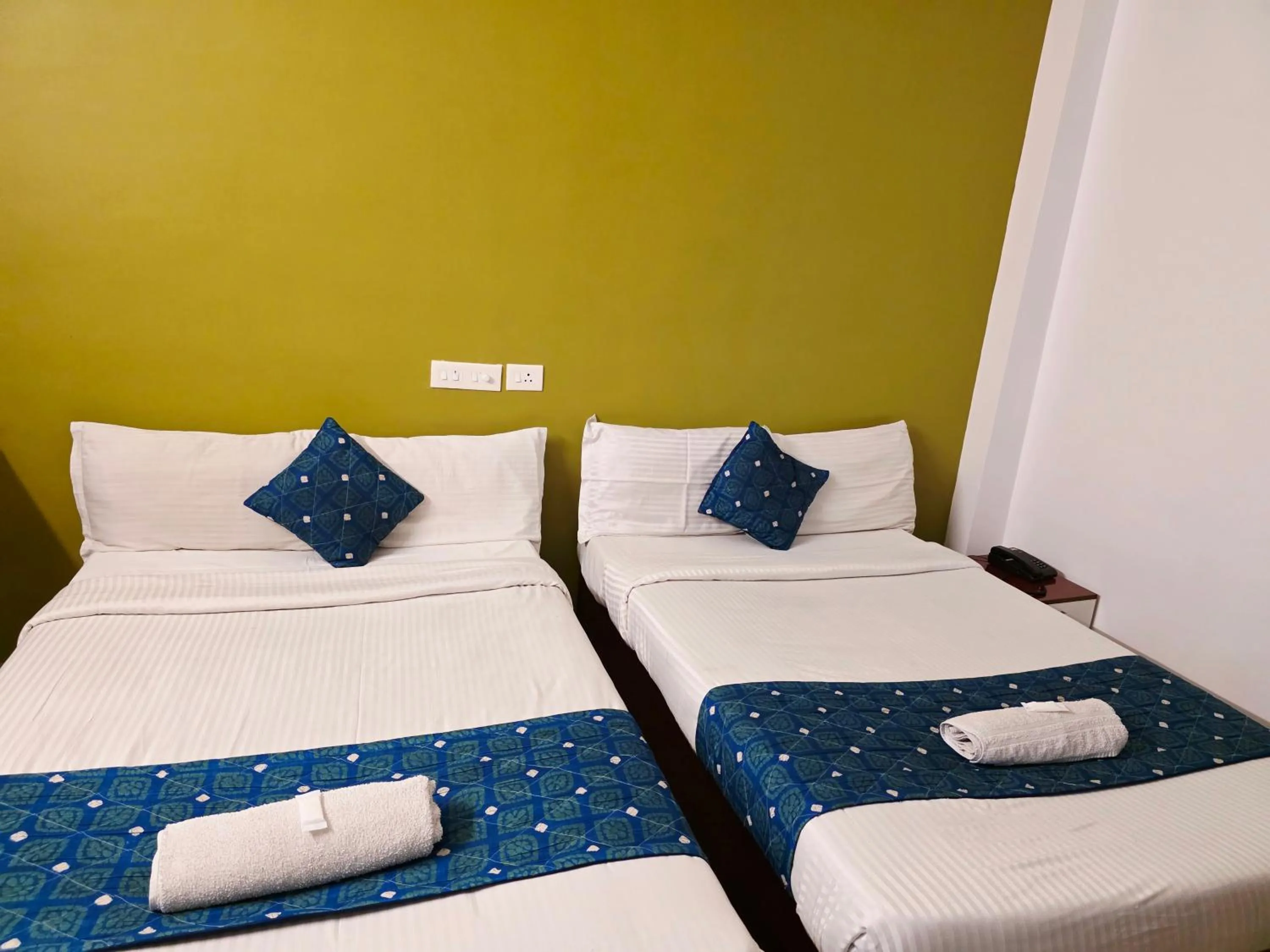 Deluxe Twin Room in Sulthan Hotel & Restaurant