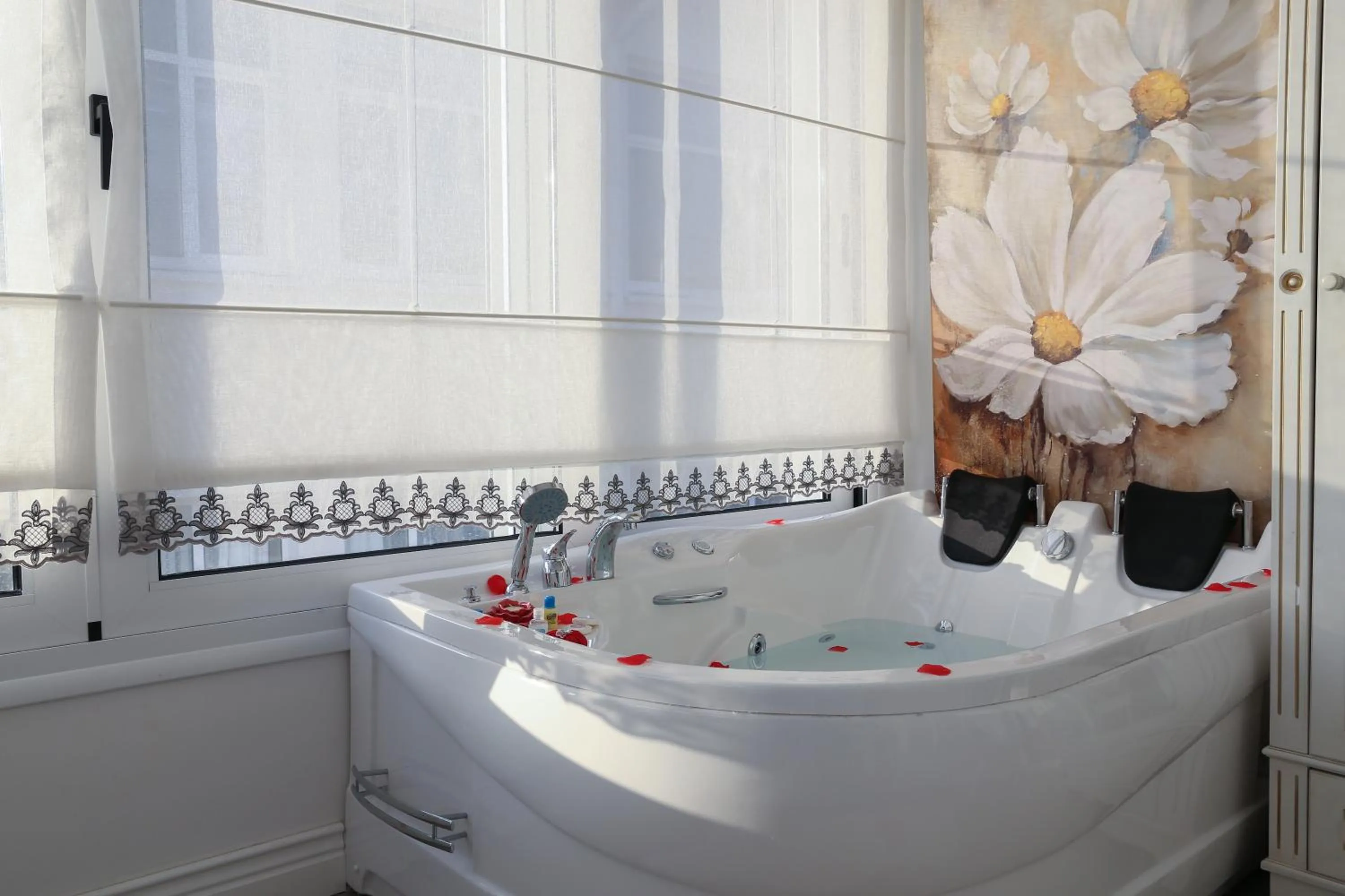 Hot Tub in Dantela Butik Hotel