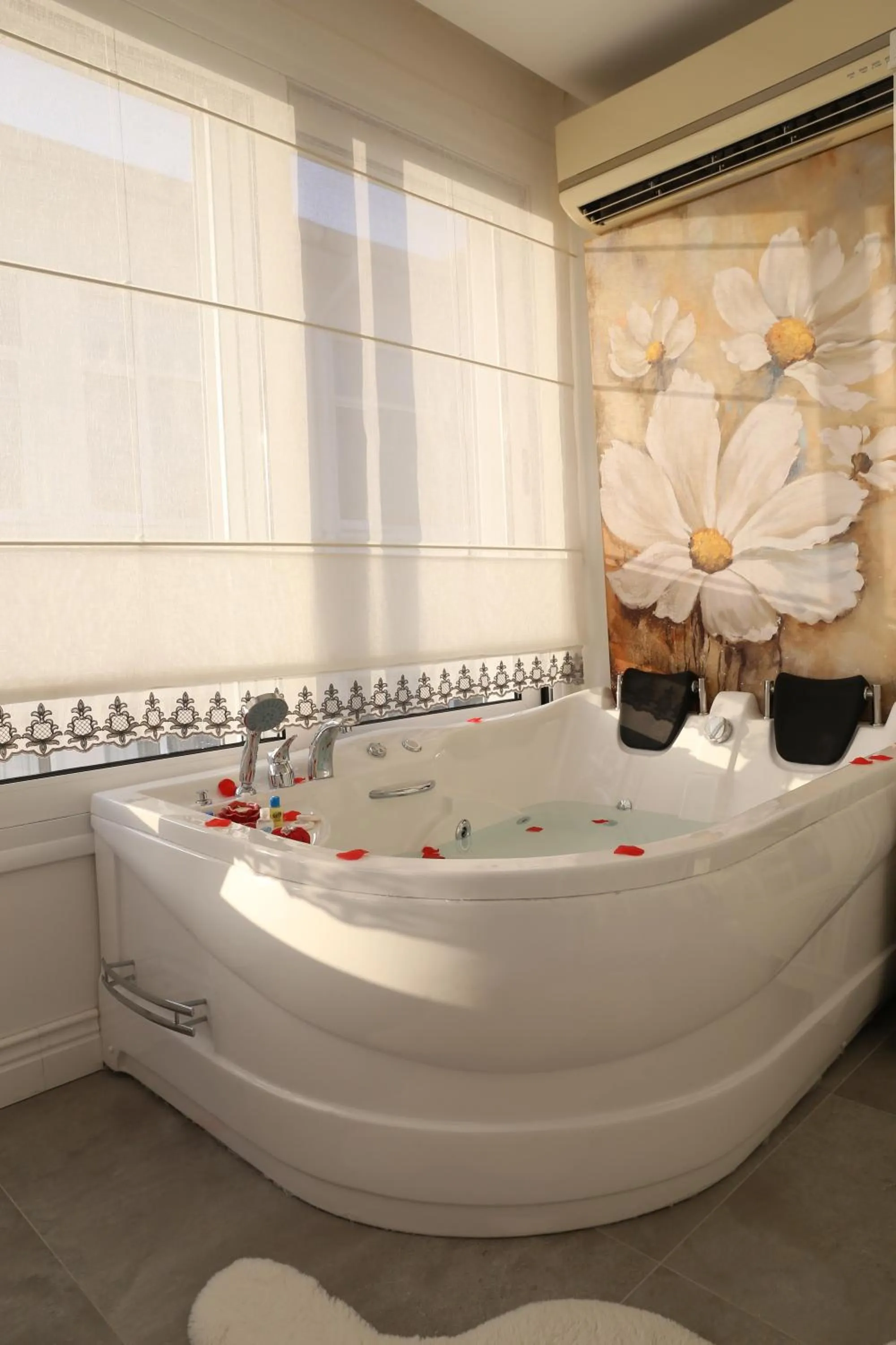 Hot Tub in Dantela Butik Hotel