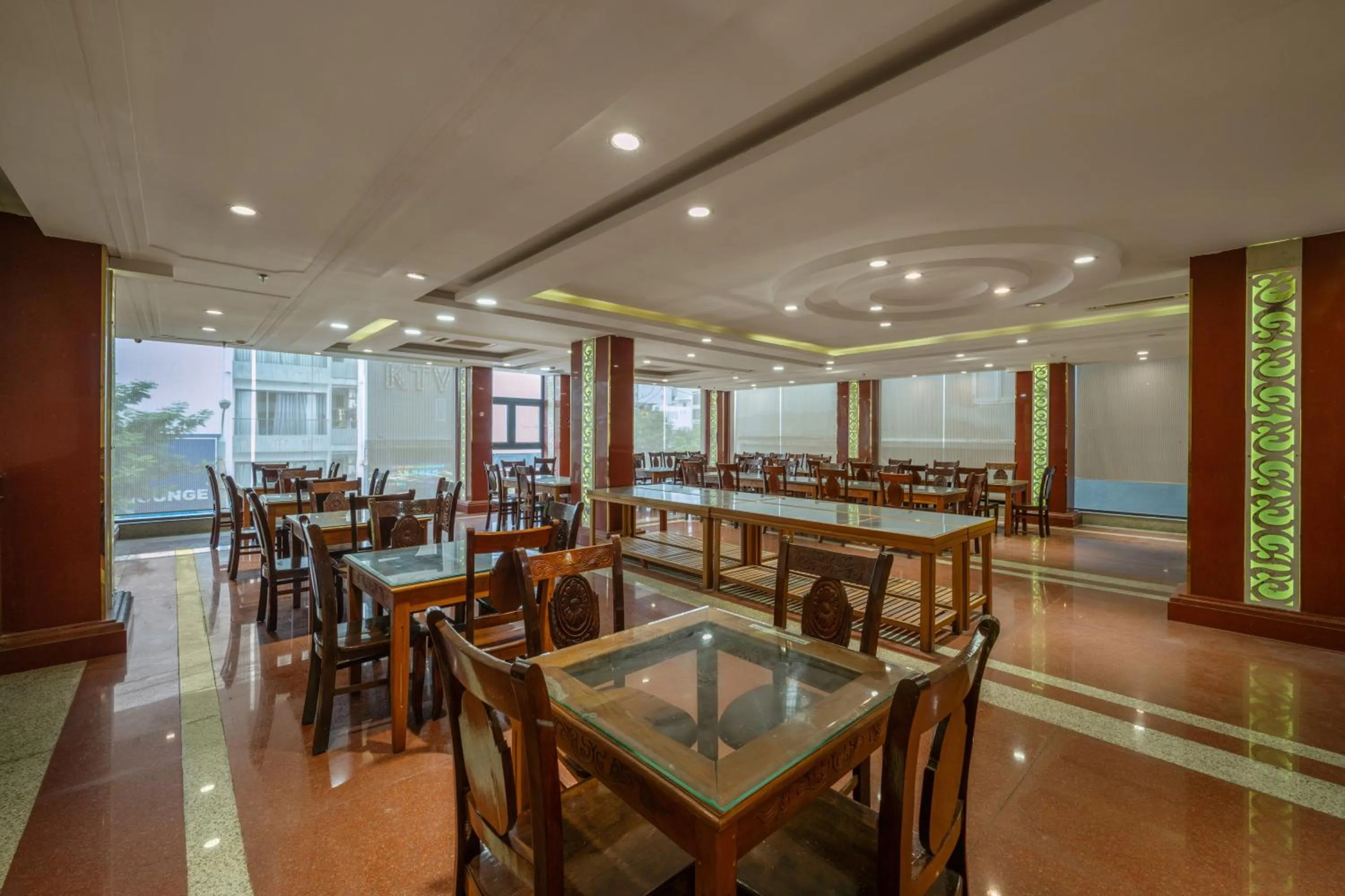 Dining area in A9 Beach Hotel Da Nang