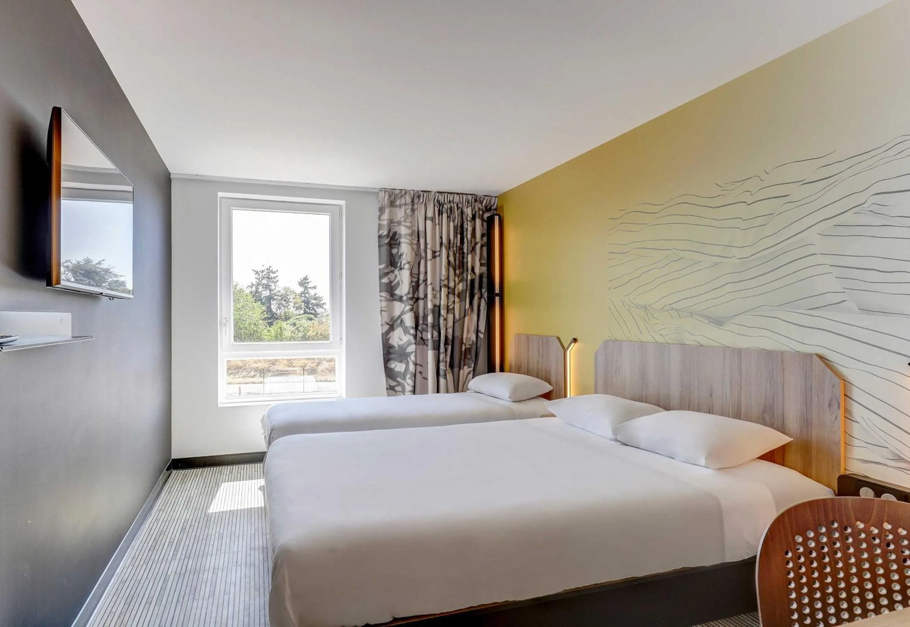 Bedroom, Bed in B&B HOTEL Moulins Avermes