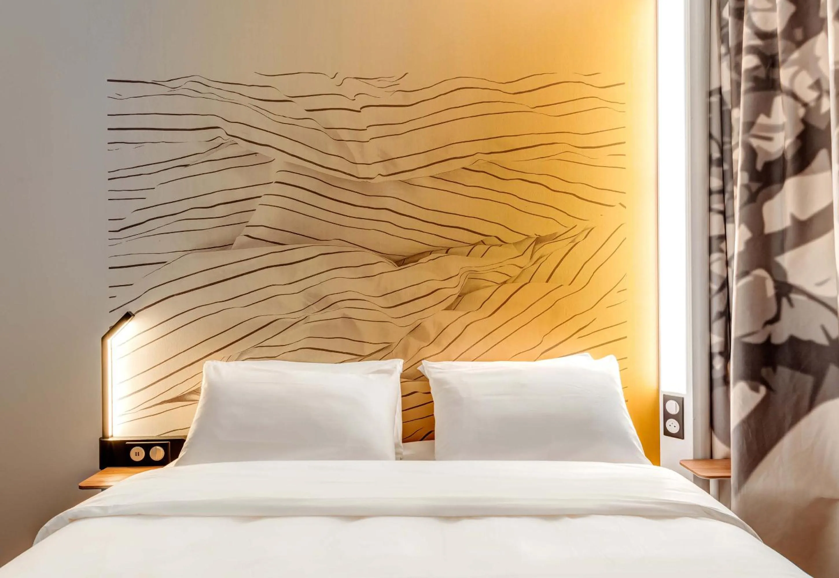 Bedroom, Bed in B&B HOTEL Moulins Avermes