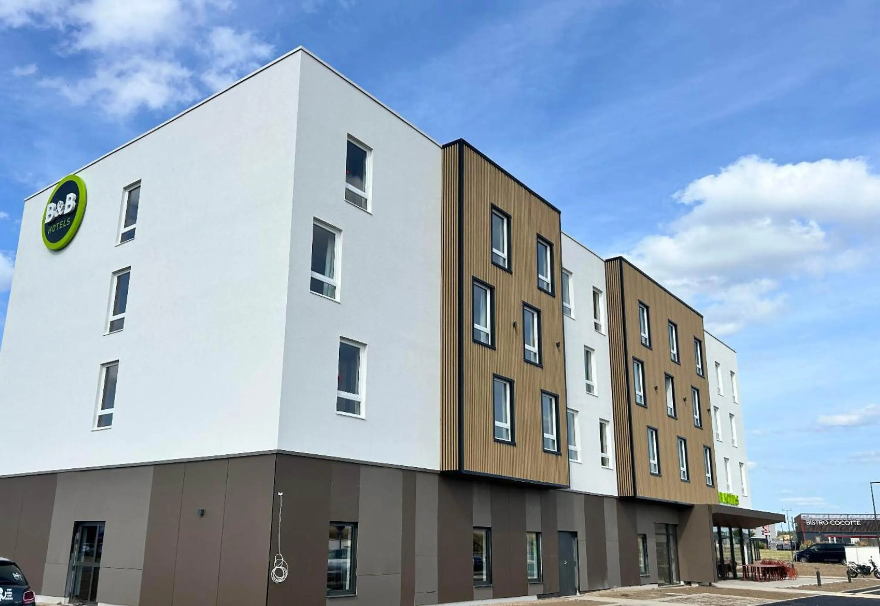 Property building in B&B HOTEL Moulins Avermes