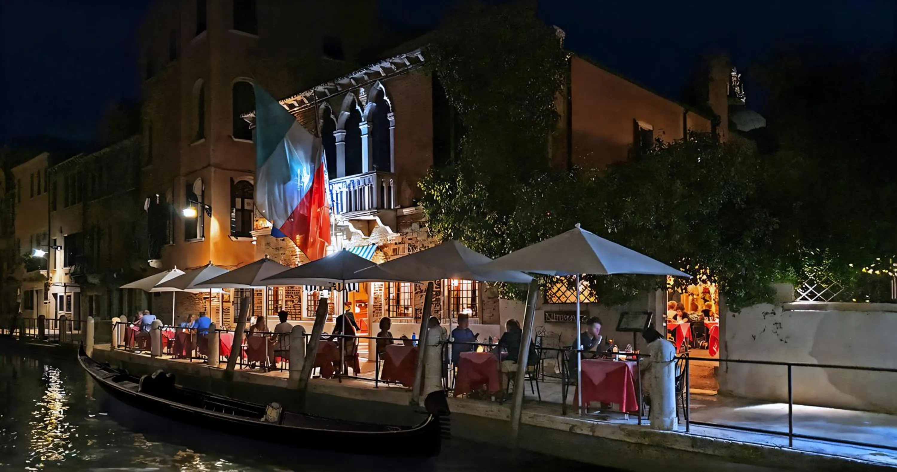 Restaurant/places to eat in Messner Palace