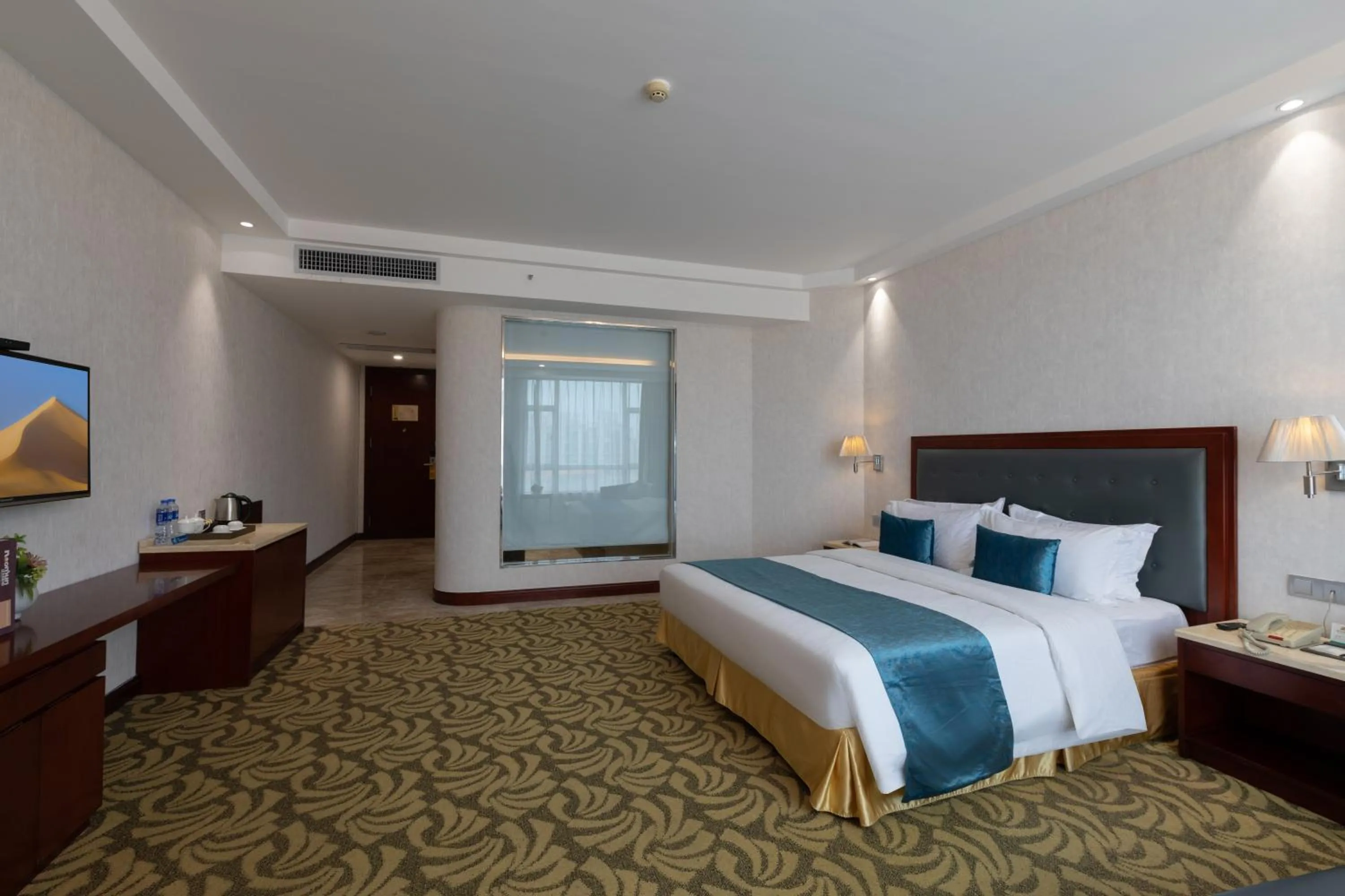 Bed in Elong Me Hotel