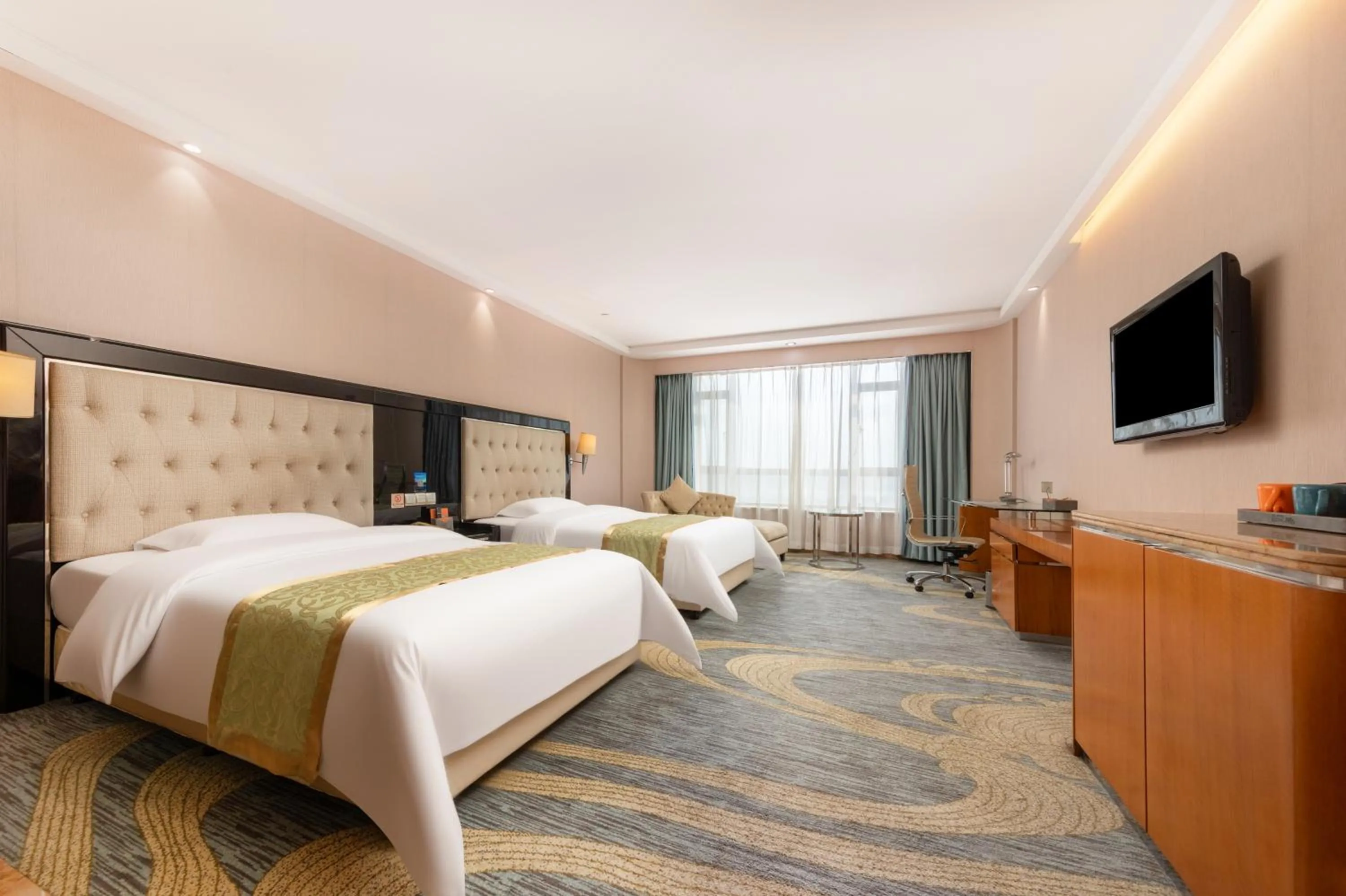 Bed in Elong Me Hotel