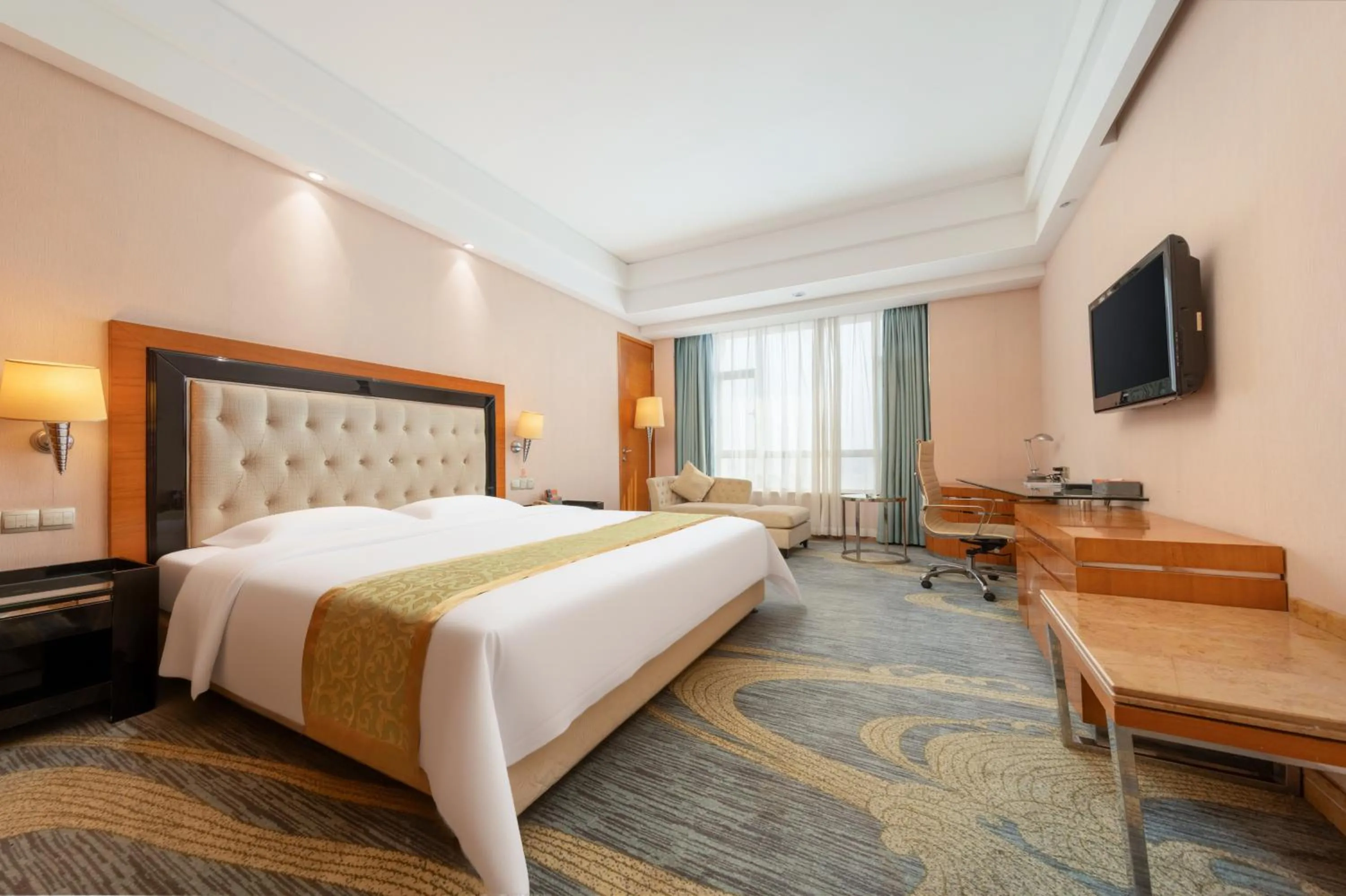 Bed in Elong Me Hotel