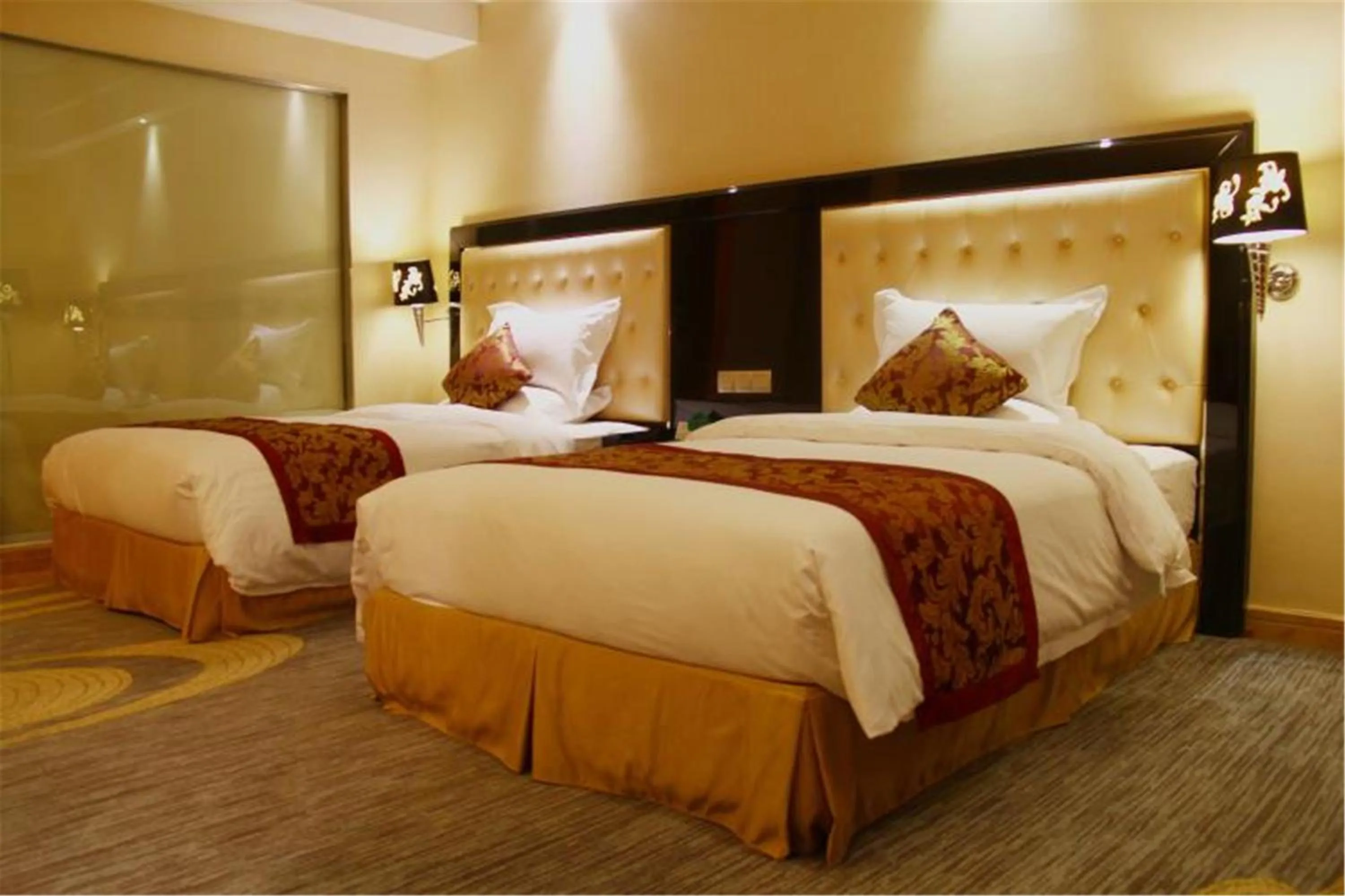 Bed in Elong Me Hotel