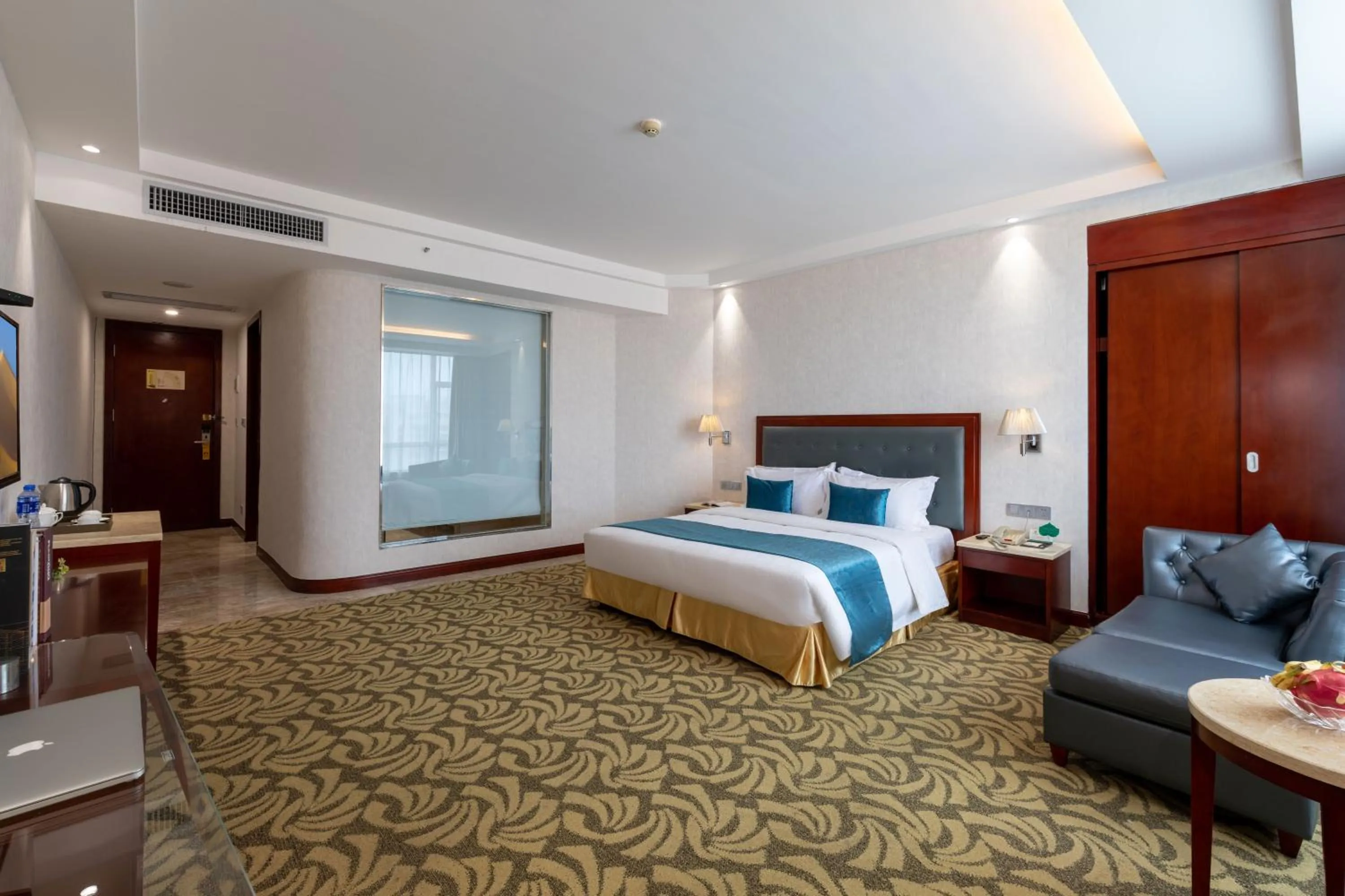 Bed in Elong Me Hotel