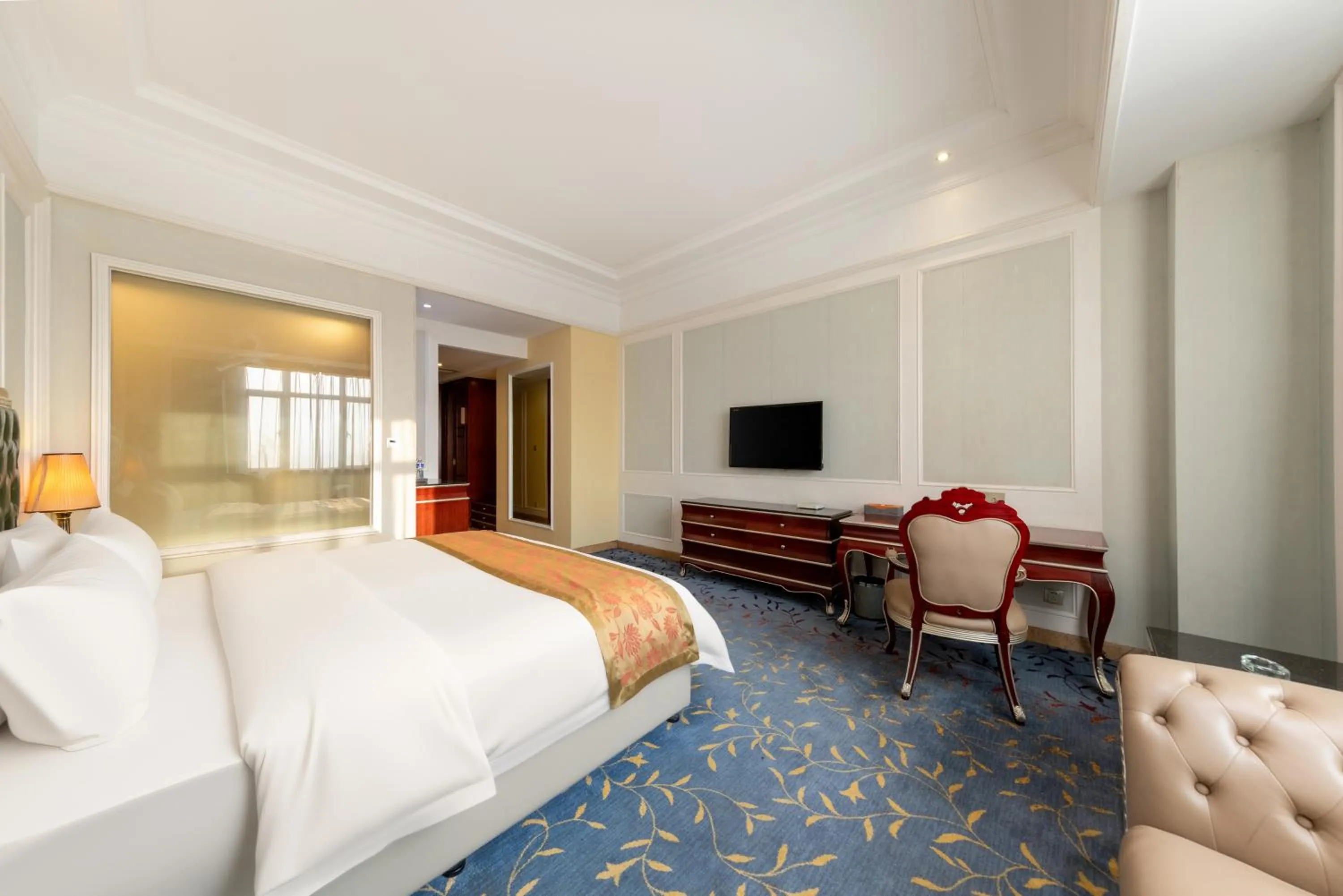 Bed in Elong Me Hotel
