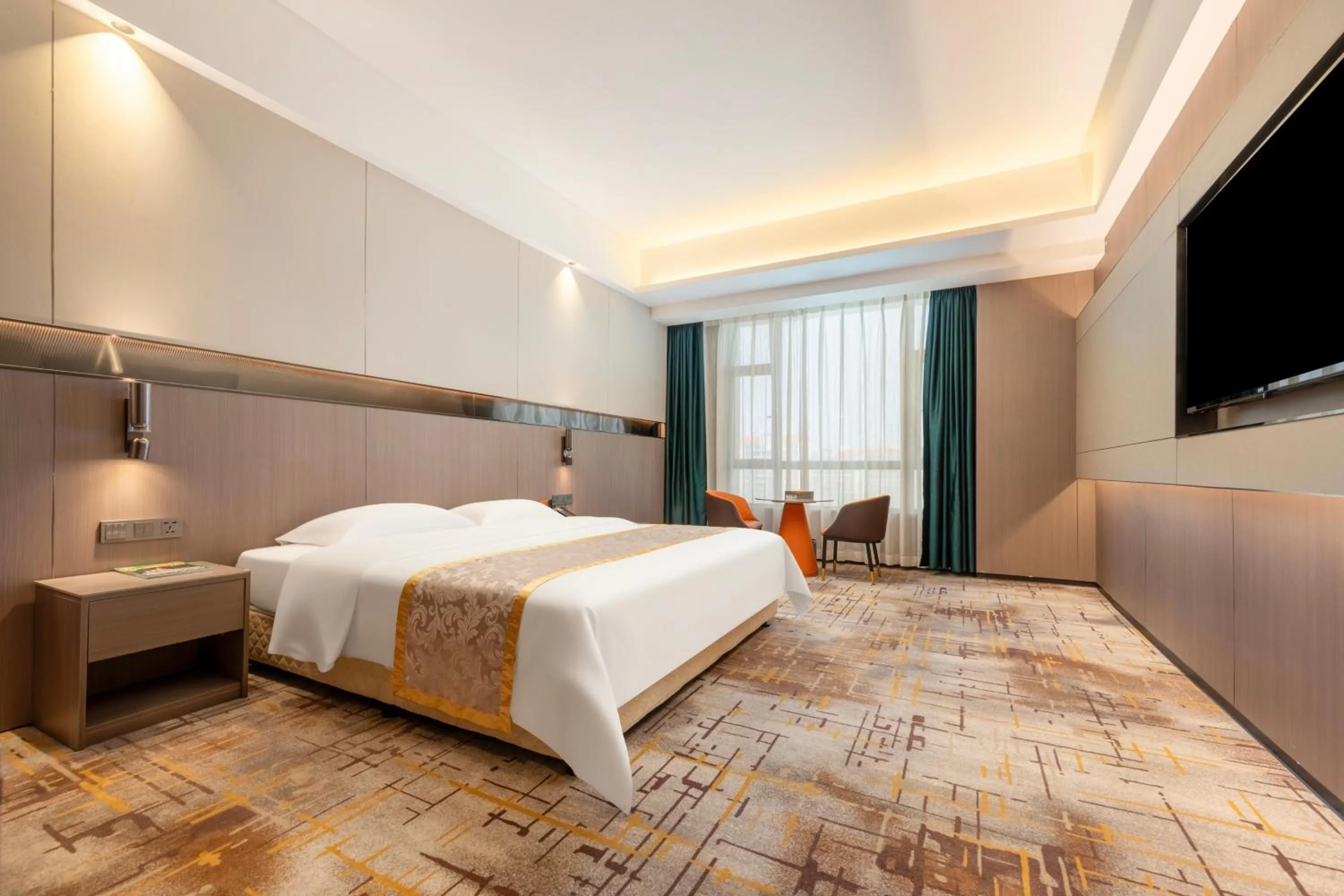 Bed in Elong Me Hotel