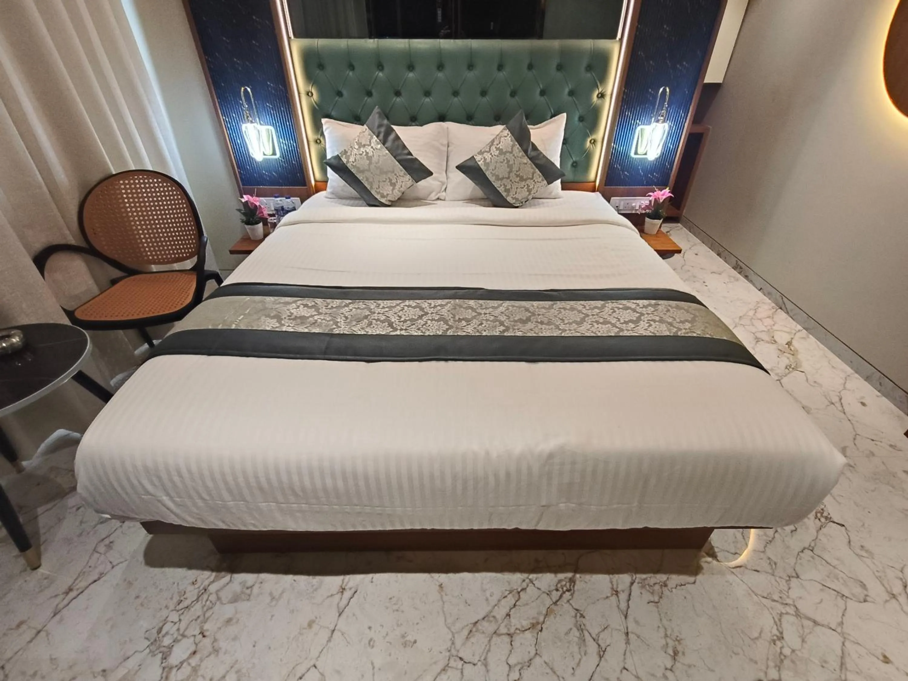 Double Room in Hotel Manthan Stays - Airoli