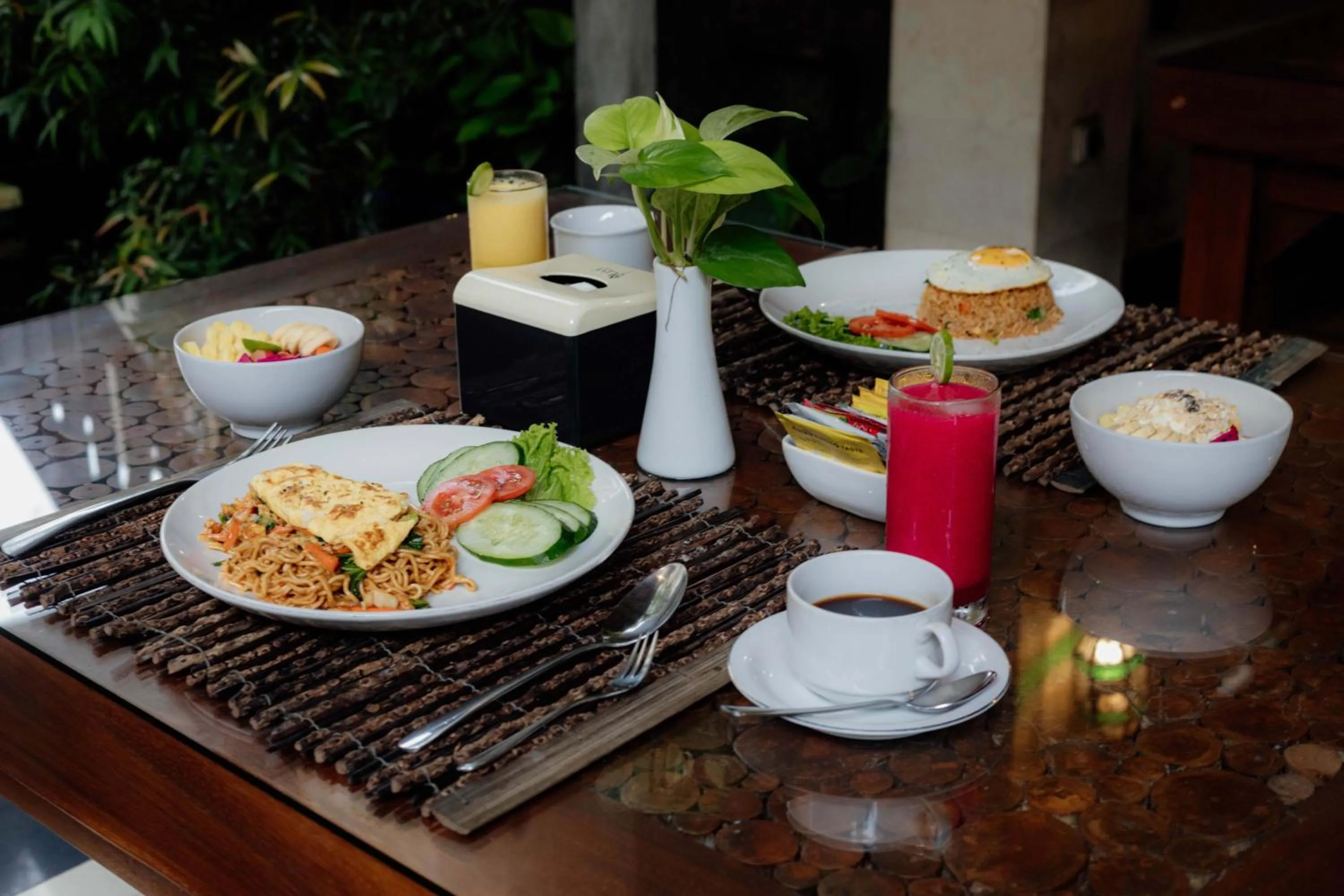 Restaurant/places to eat in Amoya Inn