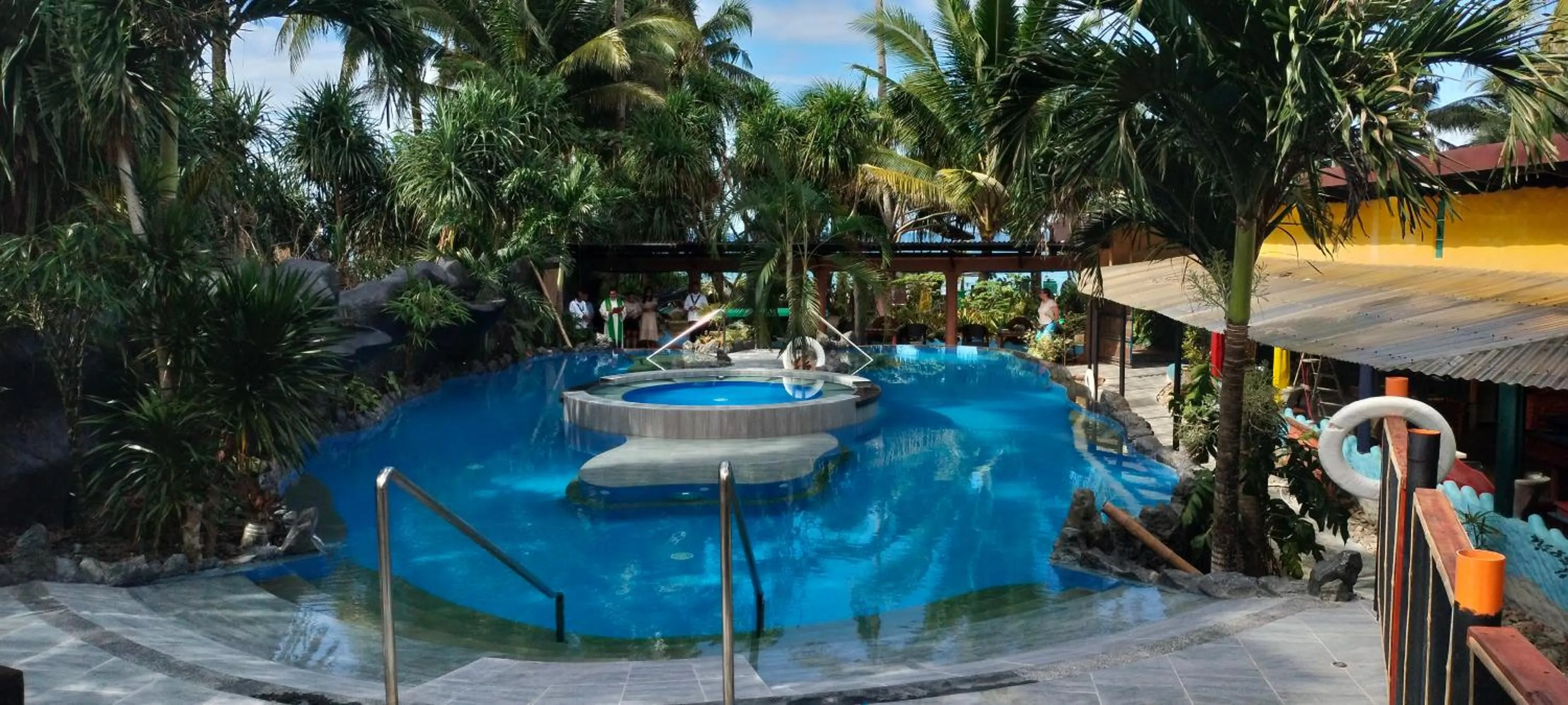 Swimming pool in Takatuka Beach Resort