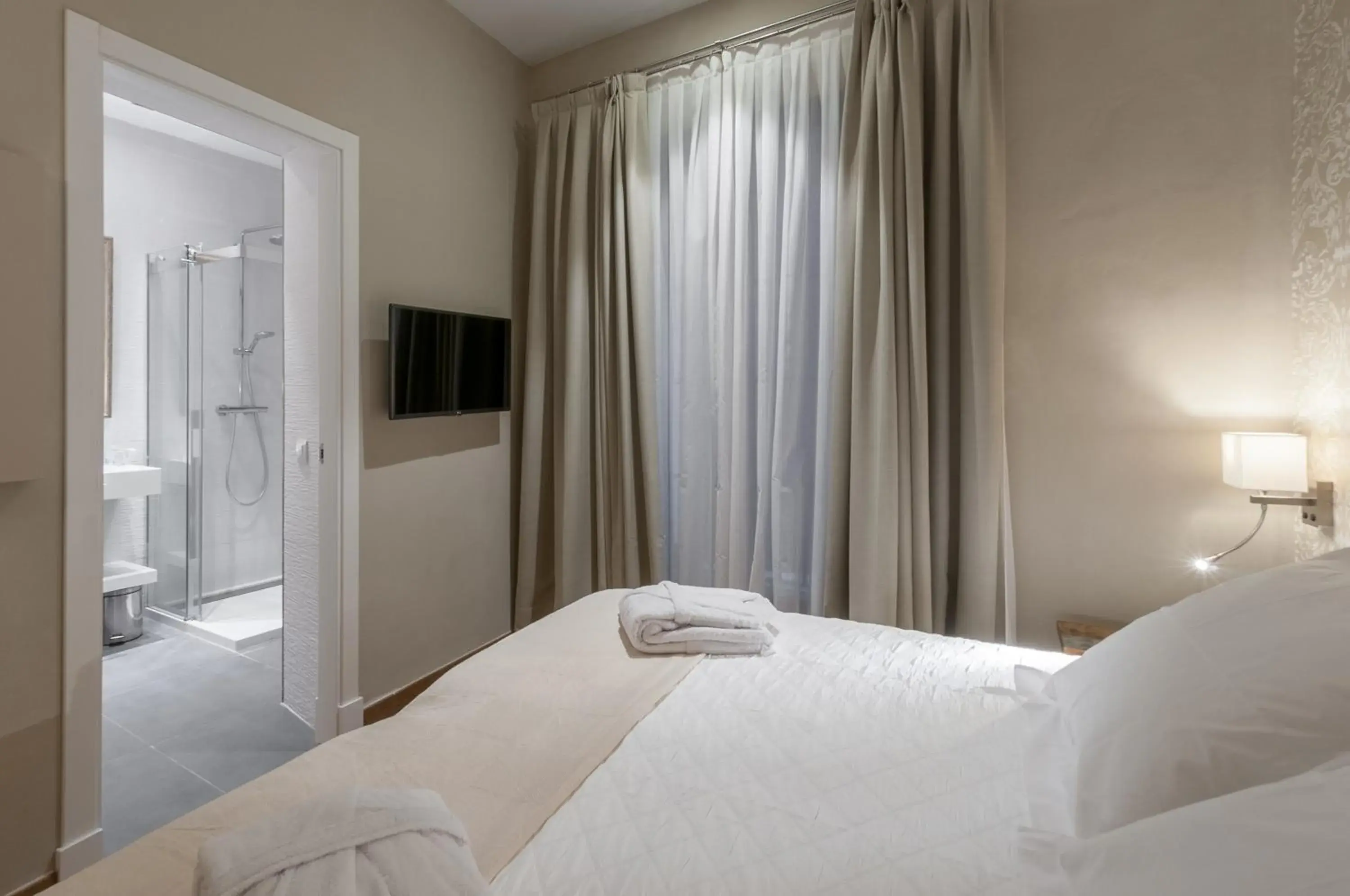 Bed in Suites Murillo Catedral Bed in Suites Murillo Catedral