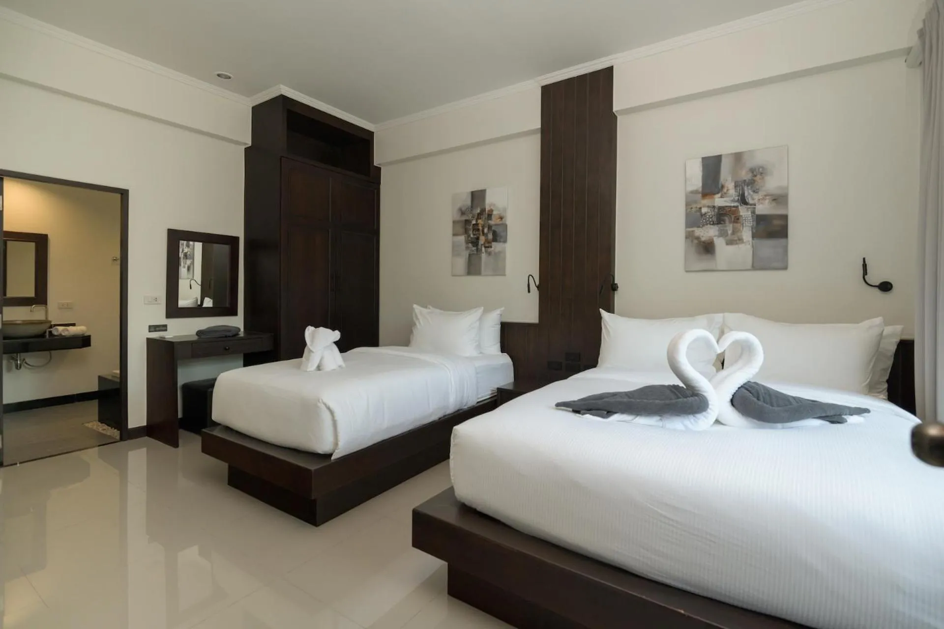 Bed in Green Garden Villa Hotel