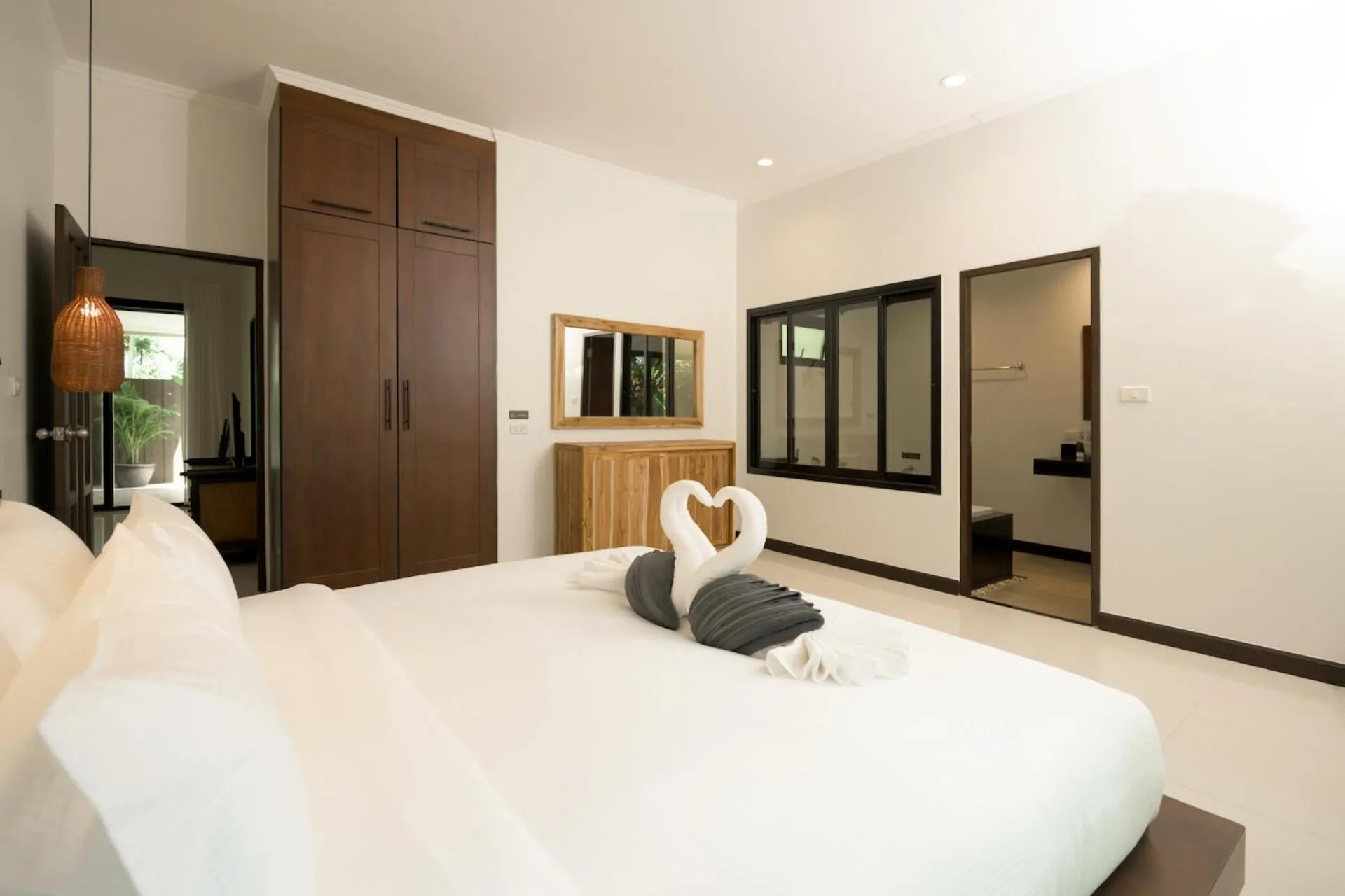 Bed in Green Garden Villa Hotel