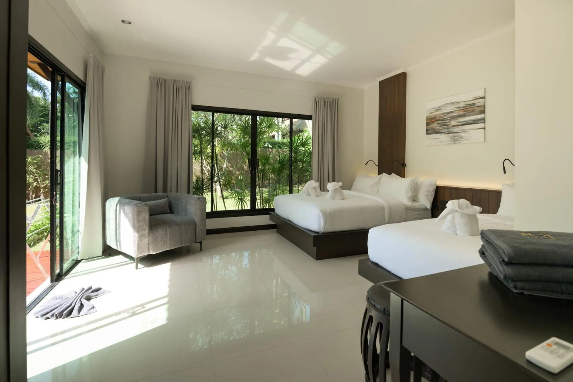 Bed in Green Garden Villa Hotel