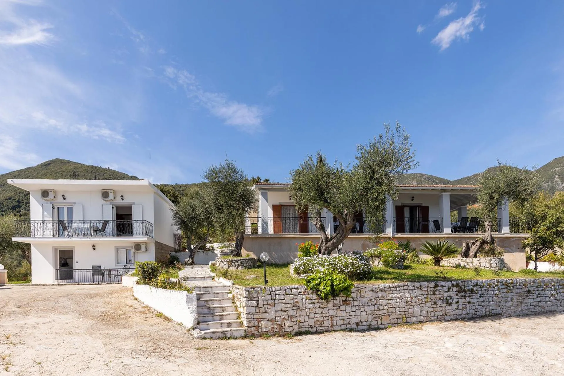 Property building in Katerina Horizon Apartments by Konnect - 1,8km from Ipsos beach