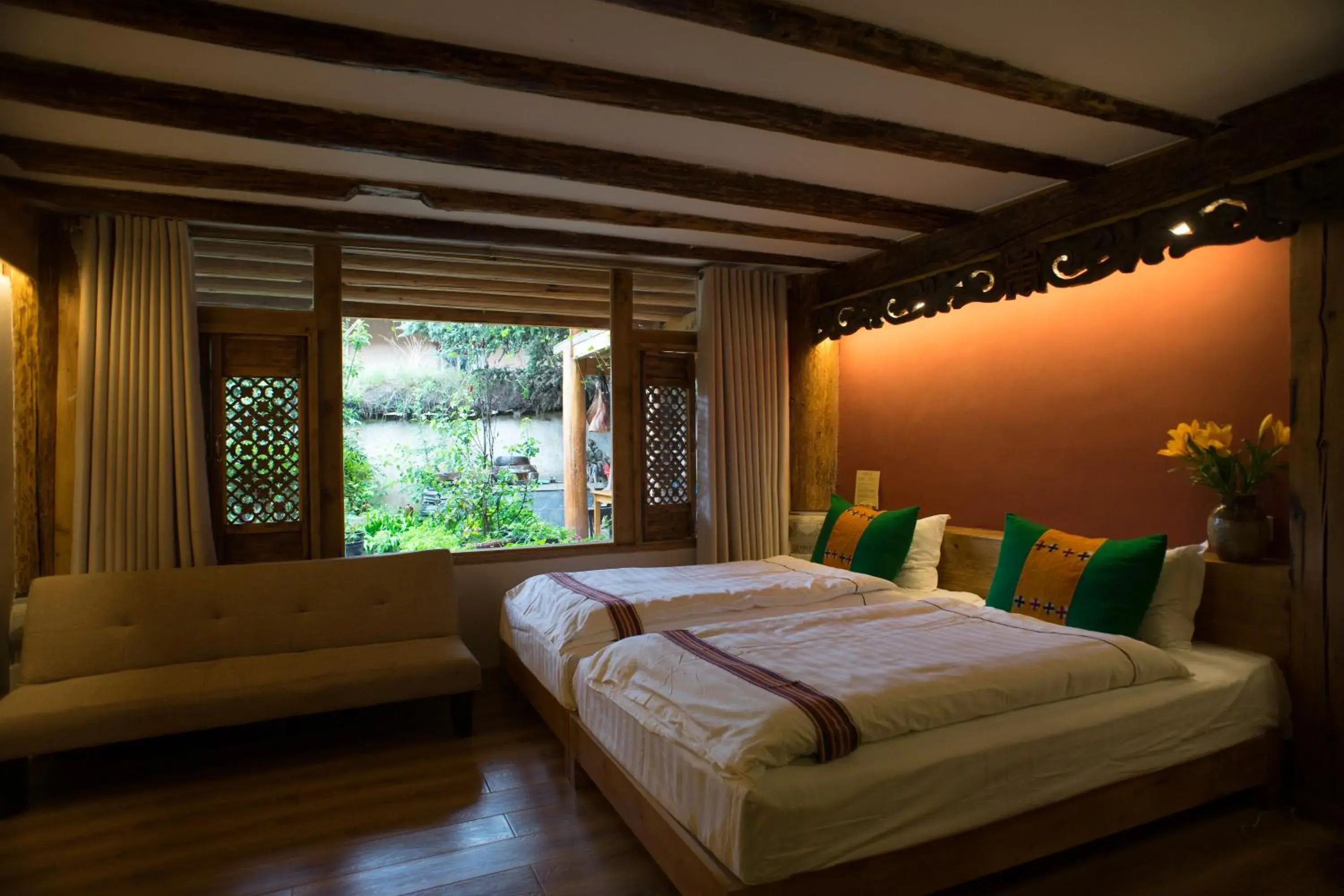 Deluxe Twin Room in Courtyard Shangri-la 藏舍小院 Deluxe Twin Room in Courtyard Shangri-la 藏舍小院
