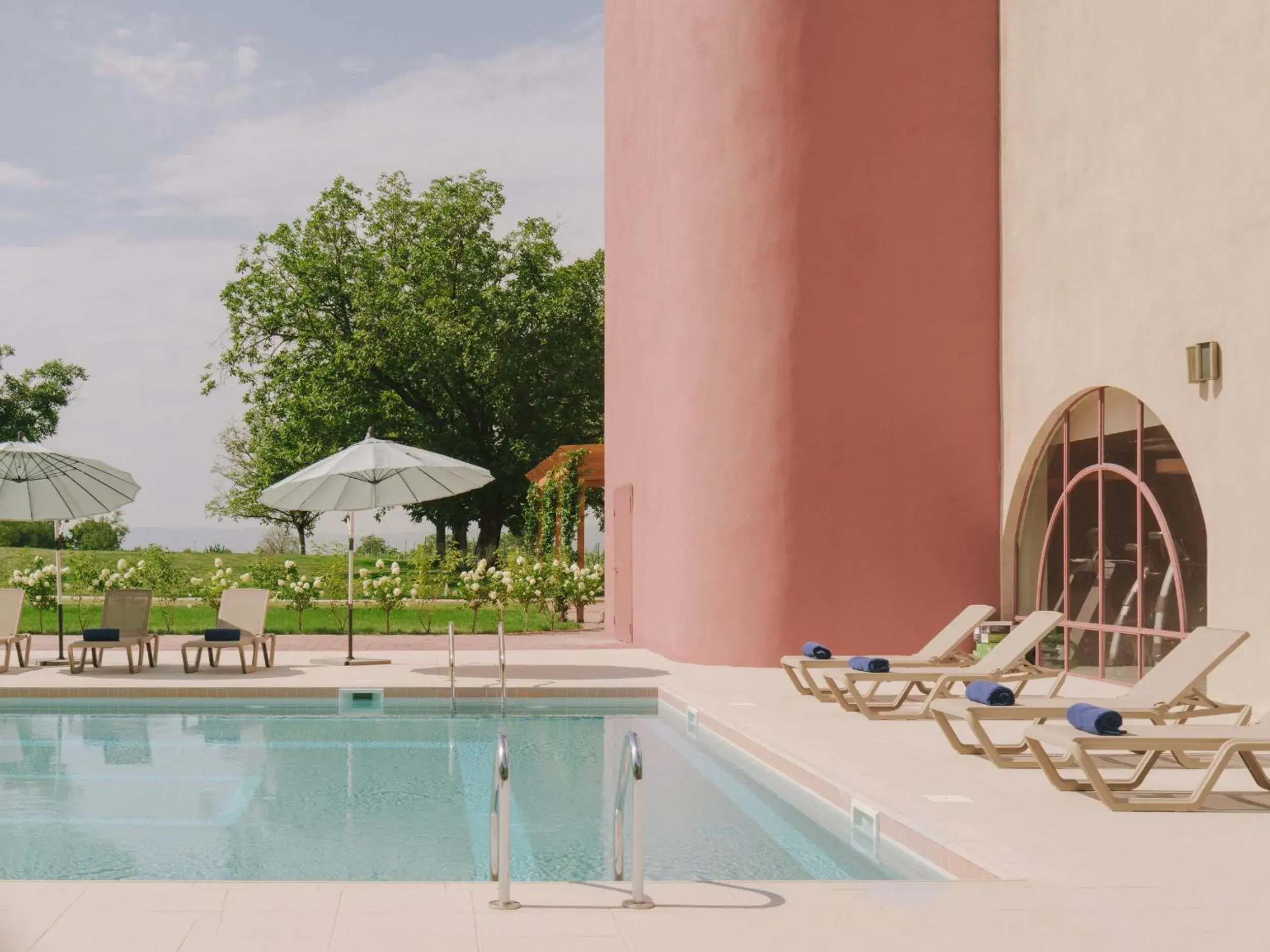 Swimming pool in Pabellon Hotel Swimming pool in Pabellon Hotel