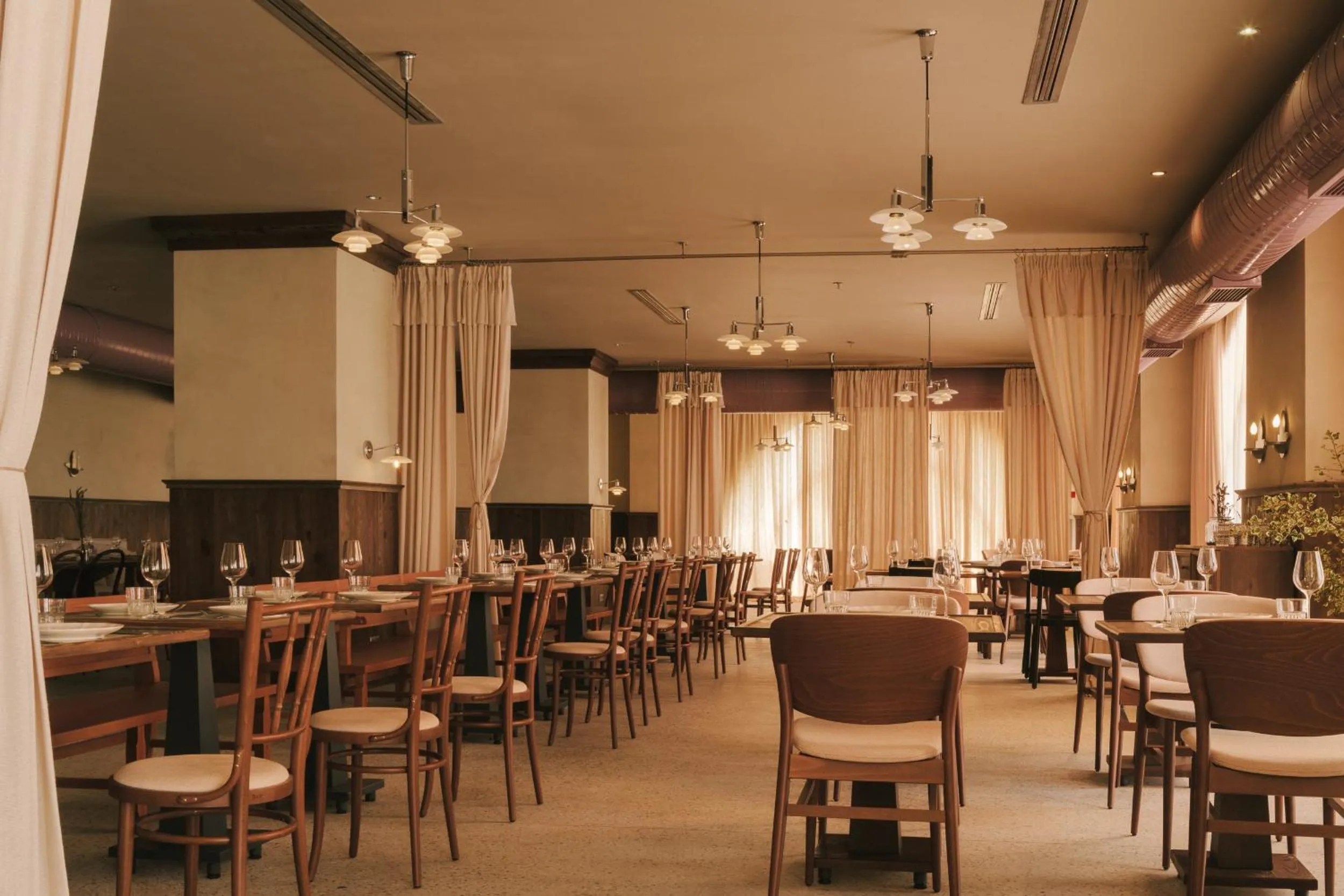 Restaurant/places to eat in Pabellon Hotel