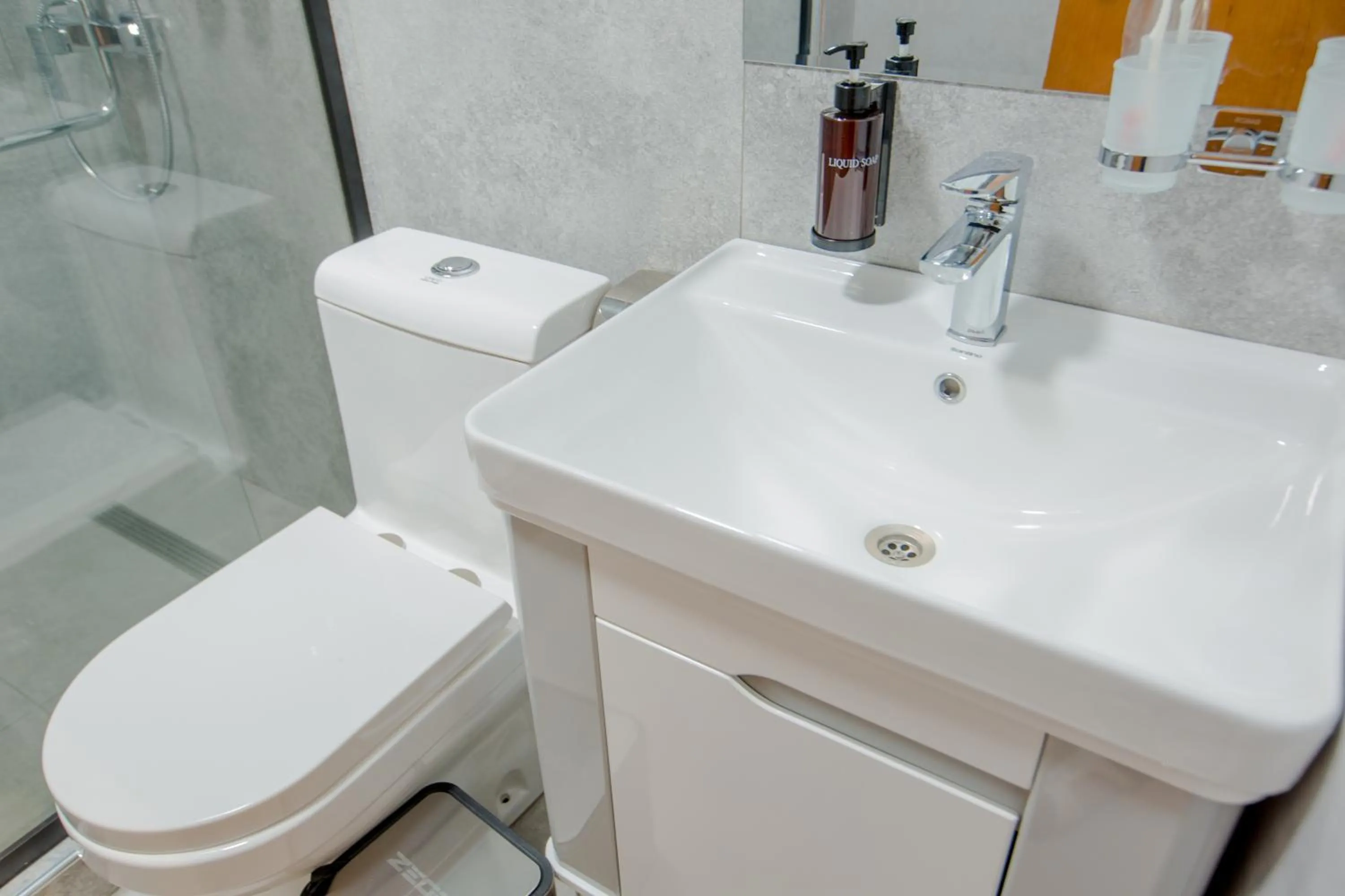 Toilet in Ajwa Plaza Premium Hotel