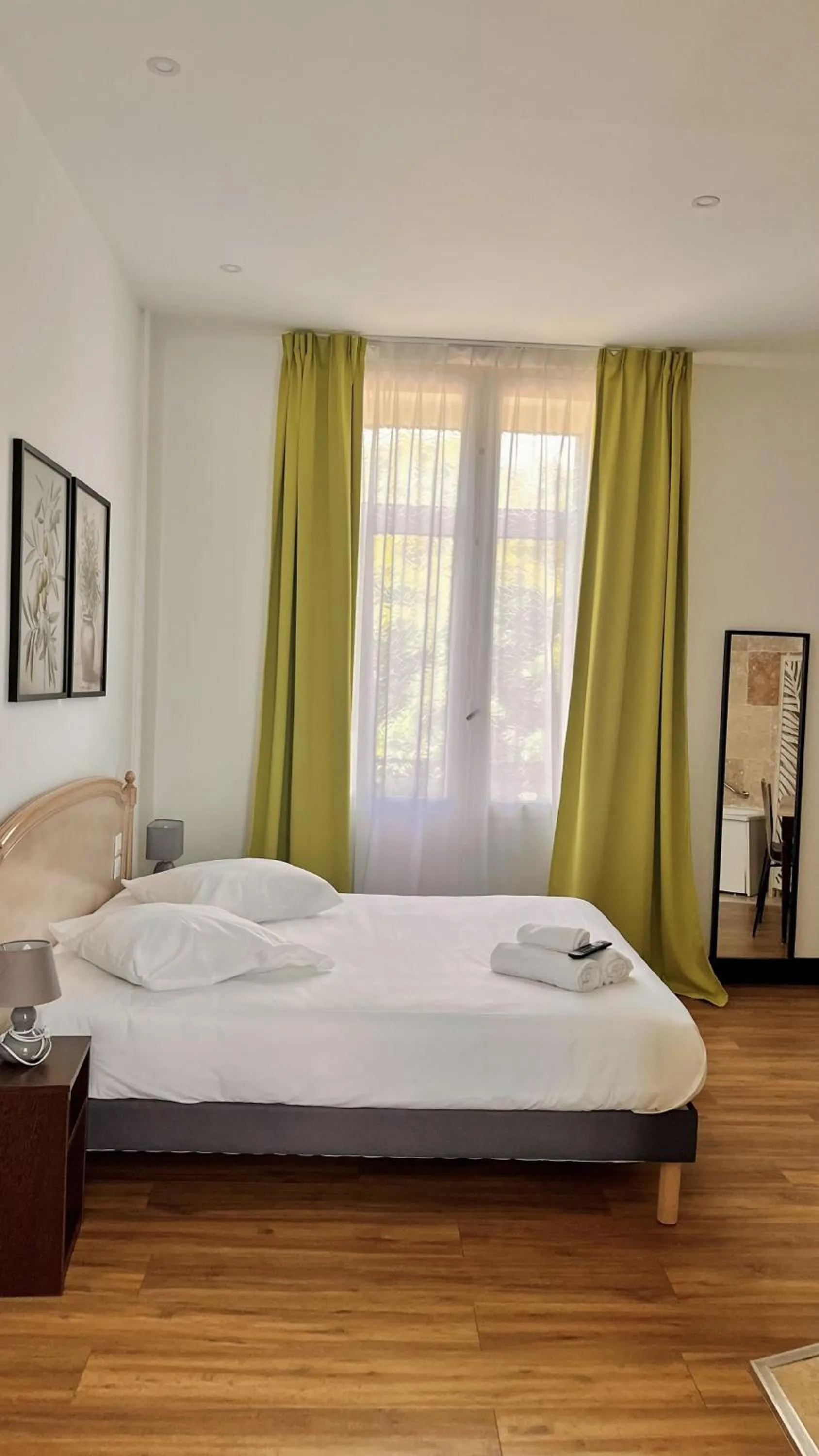 Suite avec baignoire - single occupancy in Hôtel de la paix