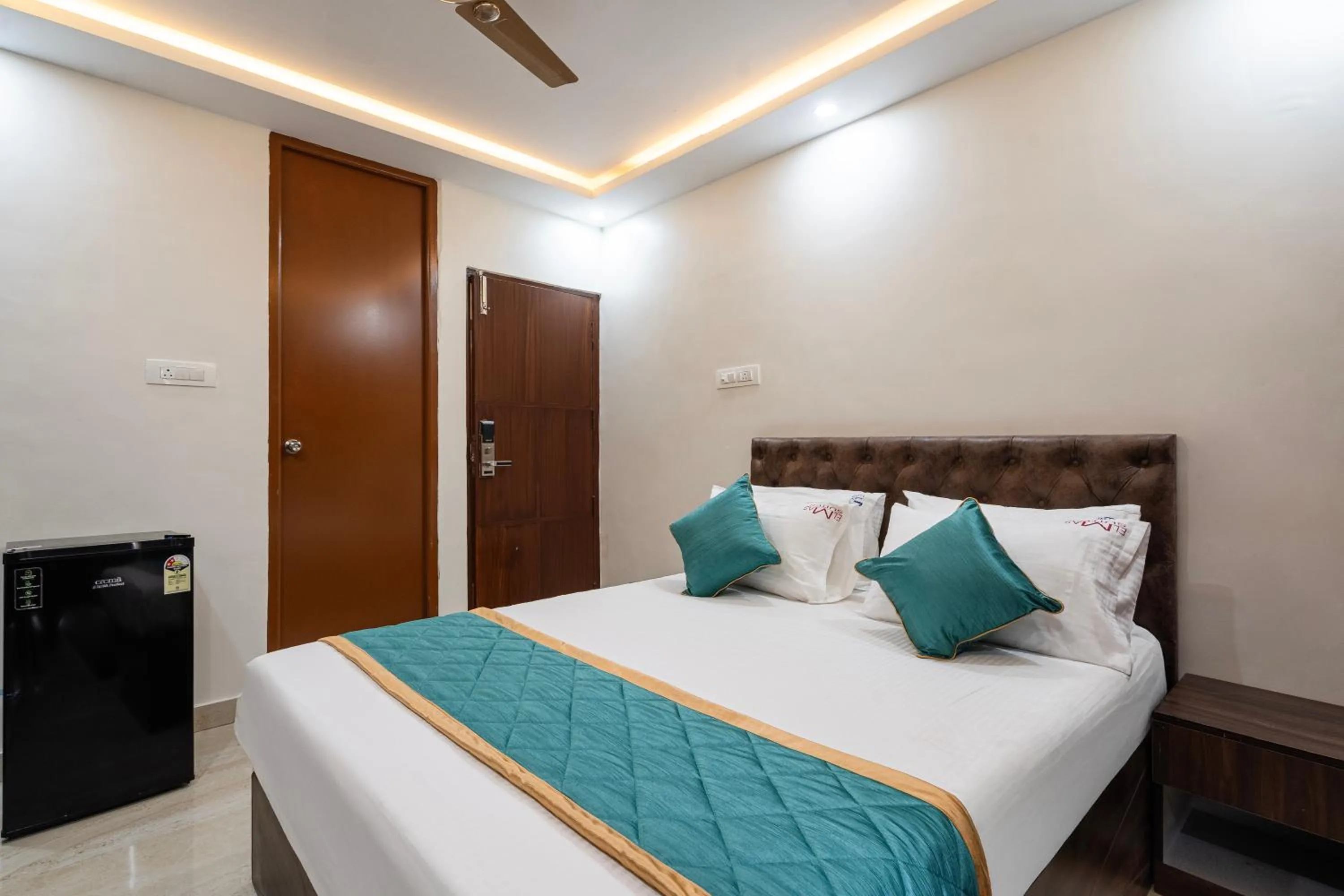 Superior Queen Room - single occupancy in Elmas Suites Bellandur