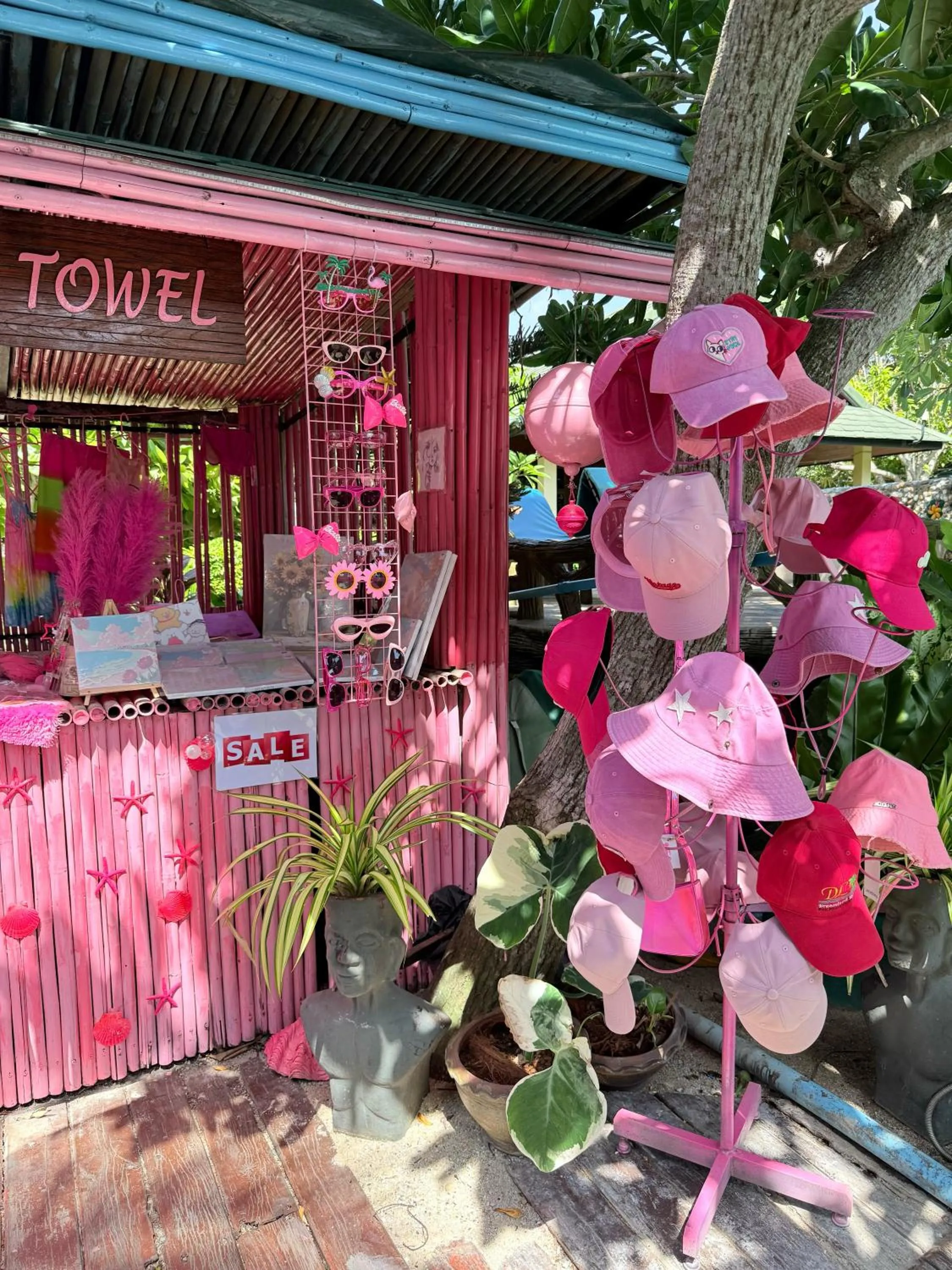 Swimming pool in Dreamland Resort