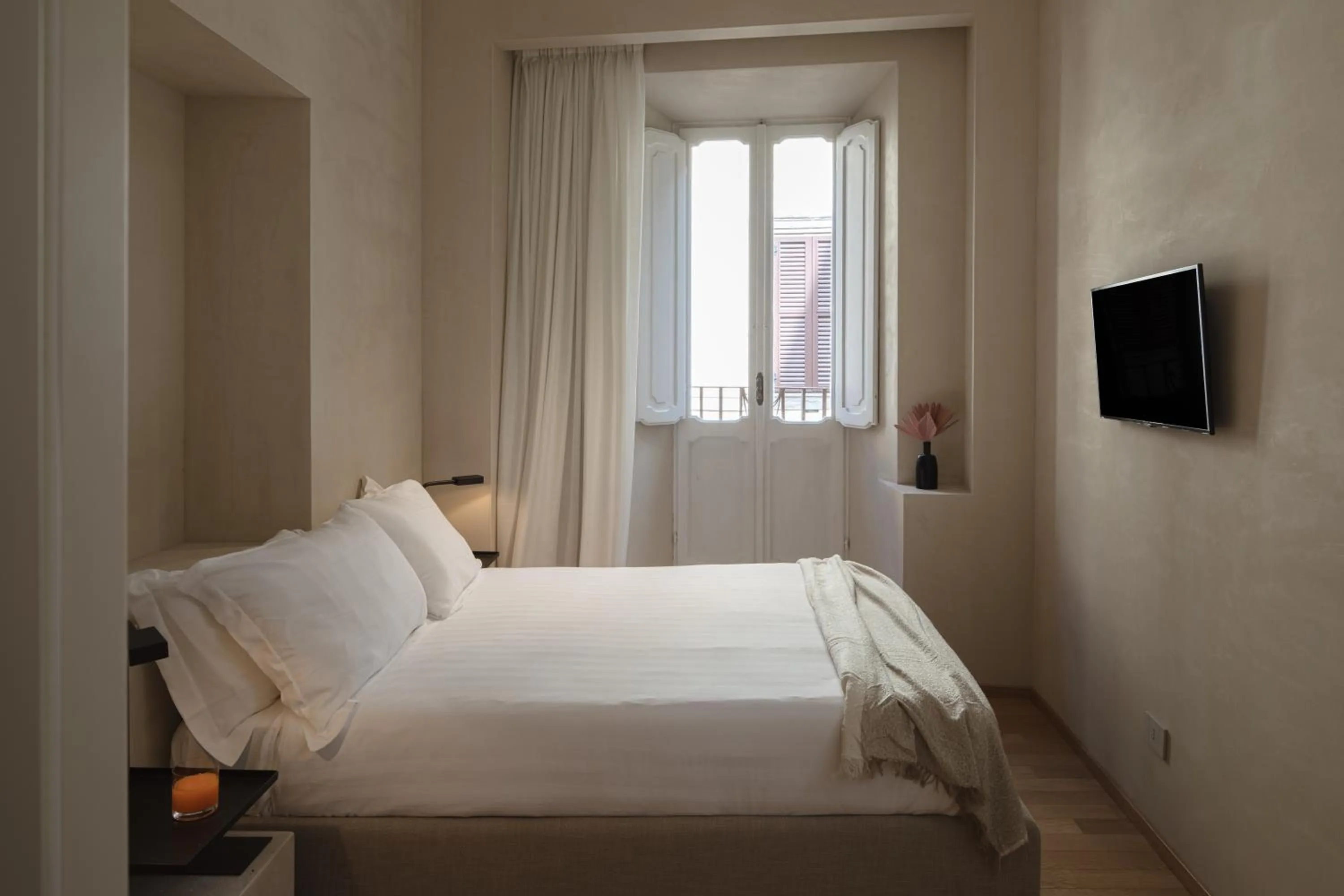 Bed in The Spanish Suite Campo de' Fiori