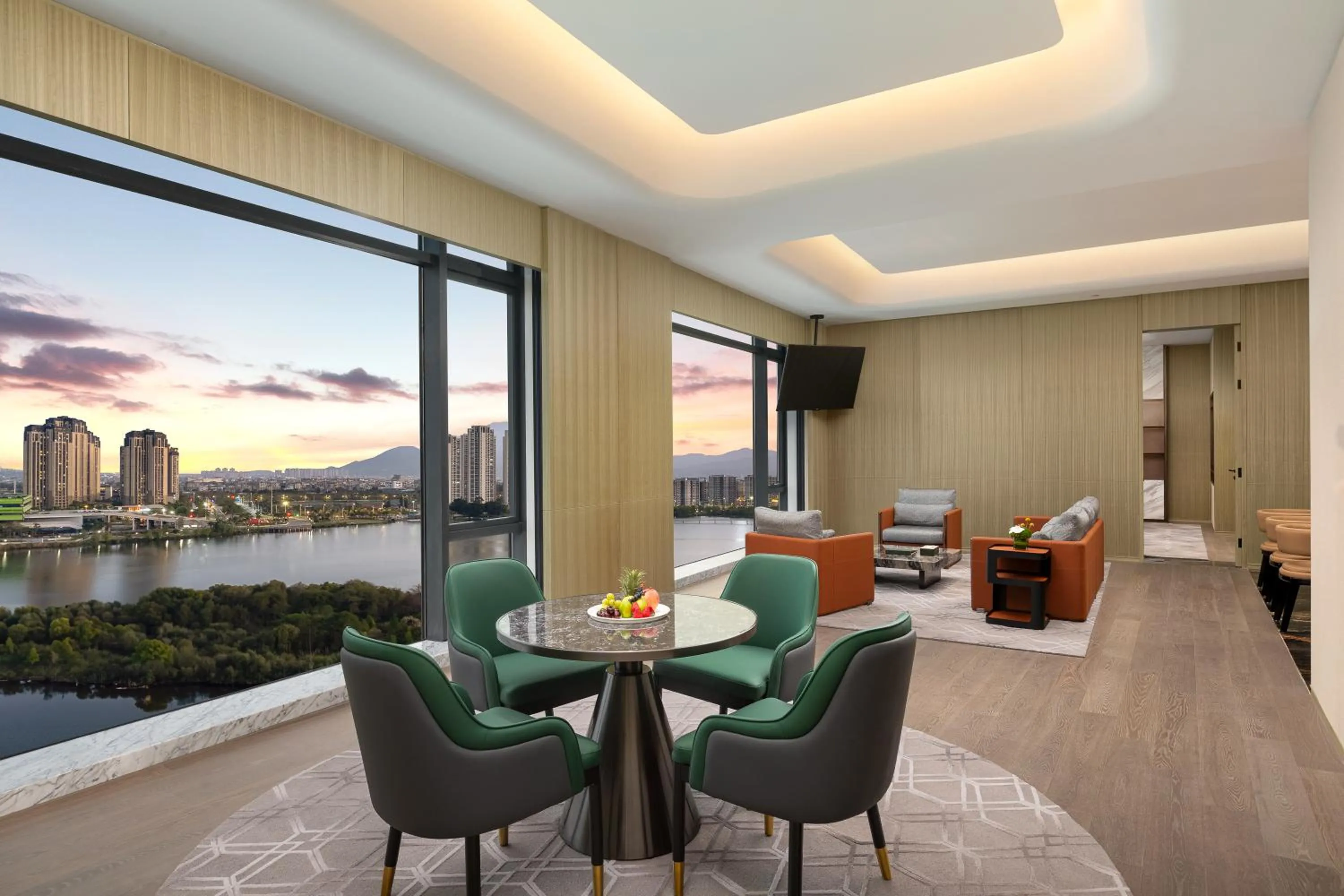 Living room in Crowne Plaza Putian by IHG