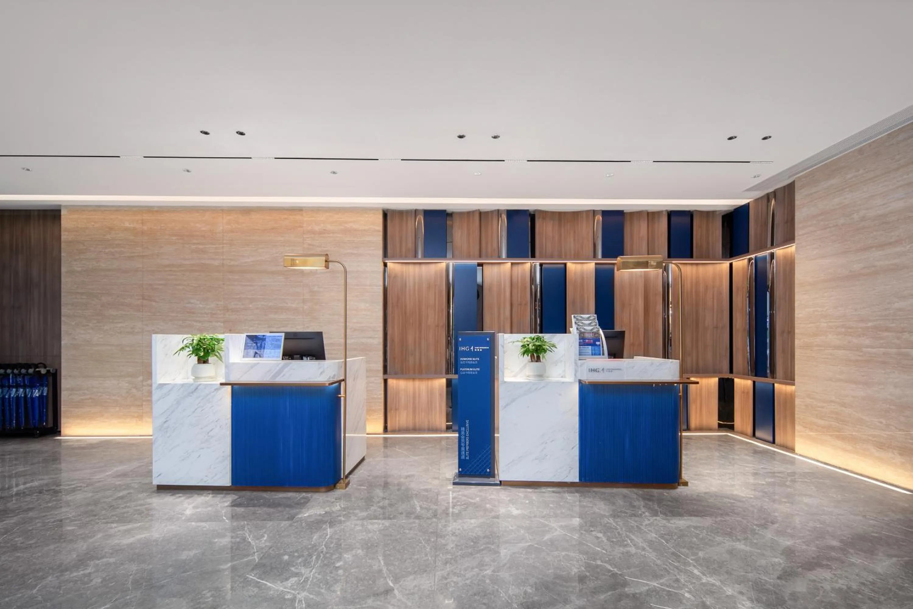 Lobby or reception in Holiday Inn Express Yibin Xuzhou by IHG