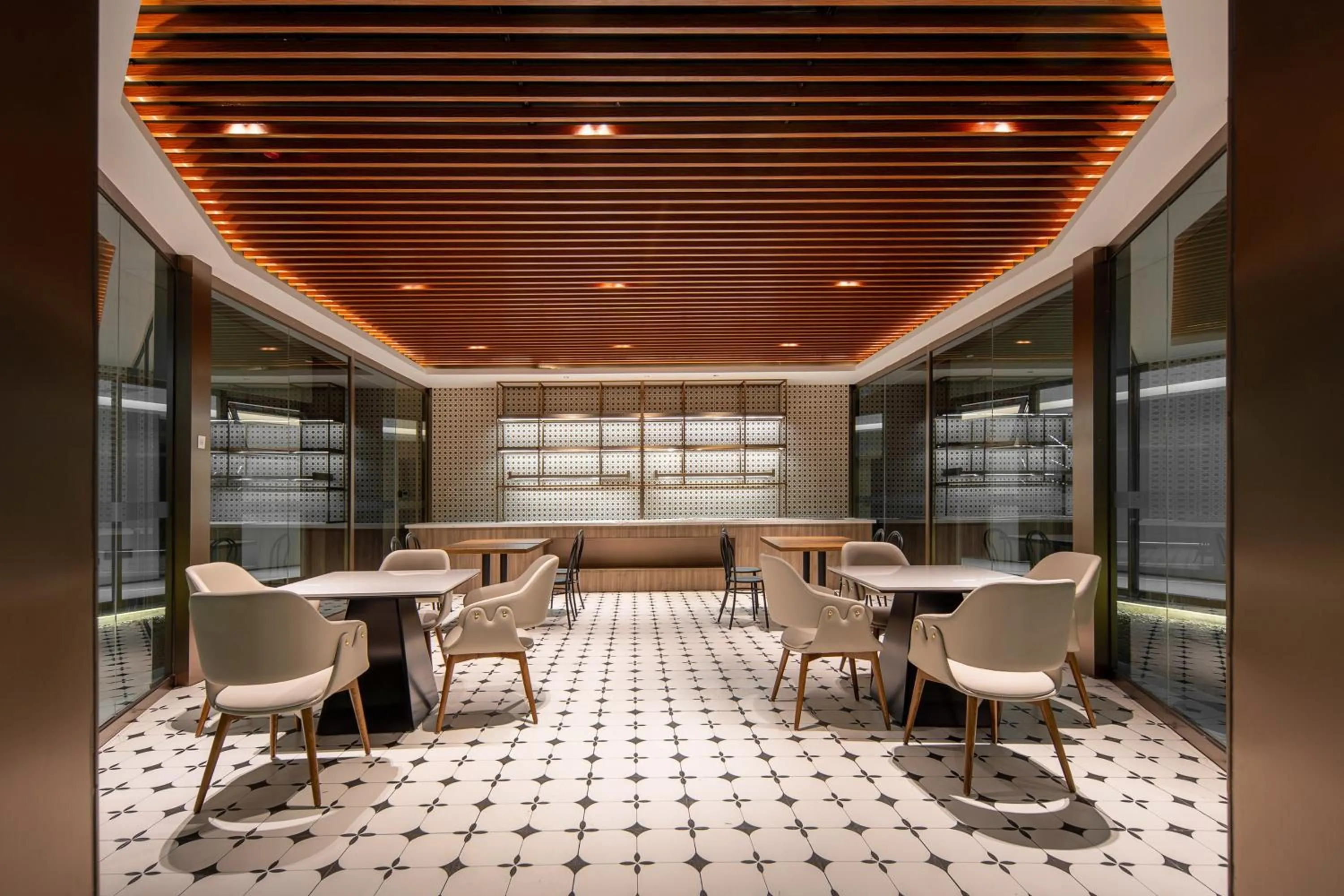 Restaurant/places to eat in Holiday Inn Express Yibin Xuzhou by IHG