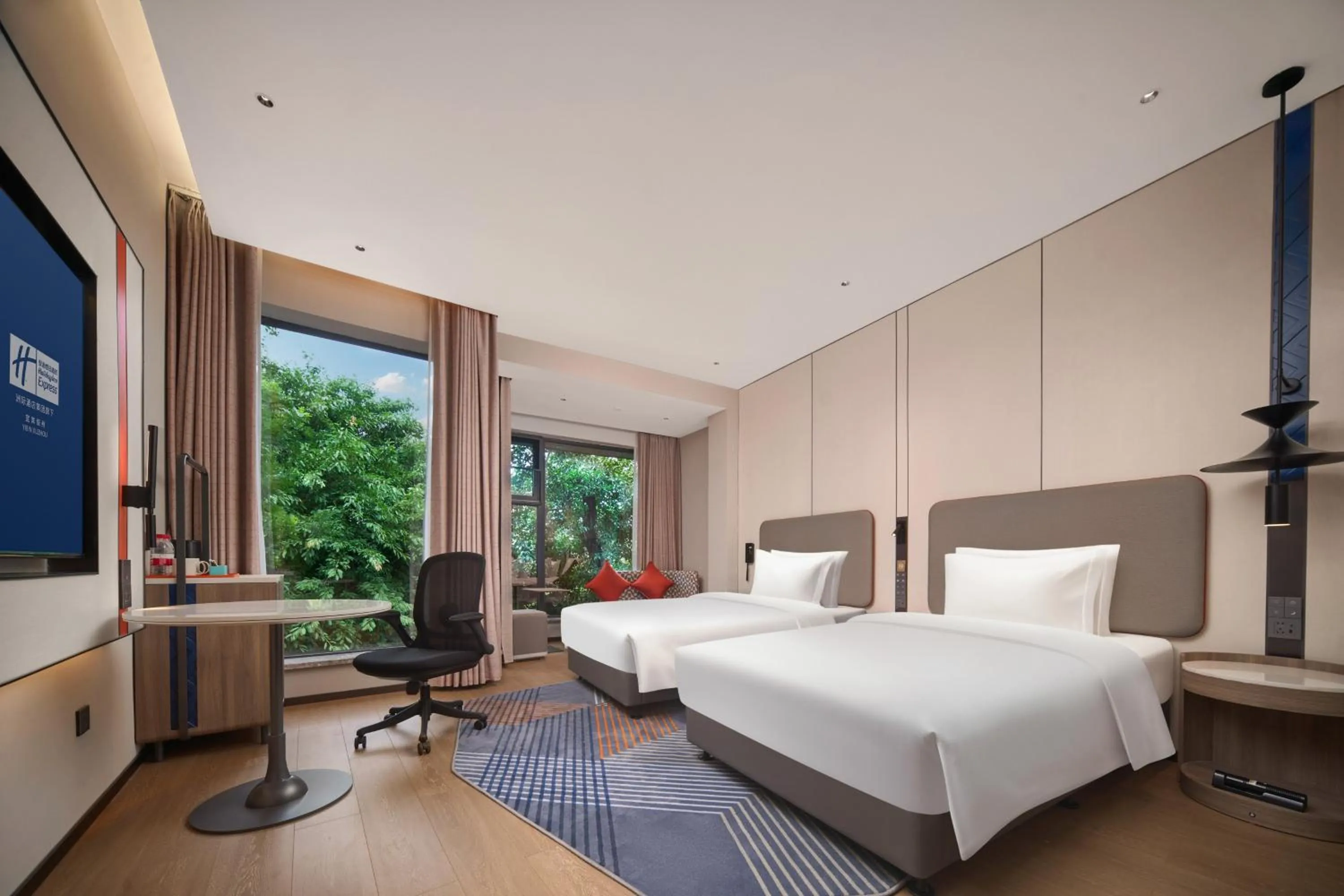 Photo of the whole room, Bed in Holiday Inn Express Yibin Xuzhou by IHG