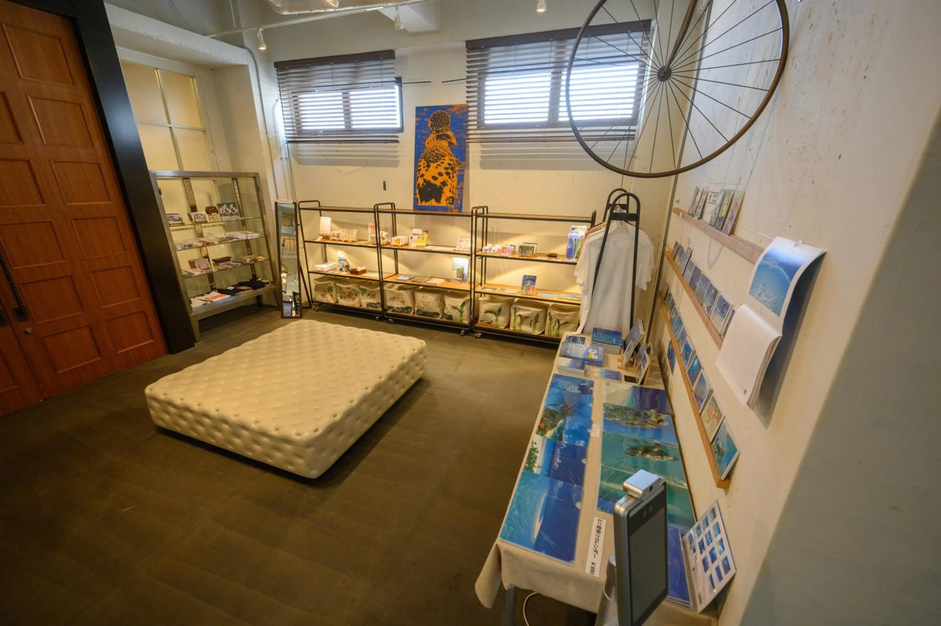 Shopping Area, Bed in Hotel Emerald Isle Ishigakijima