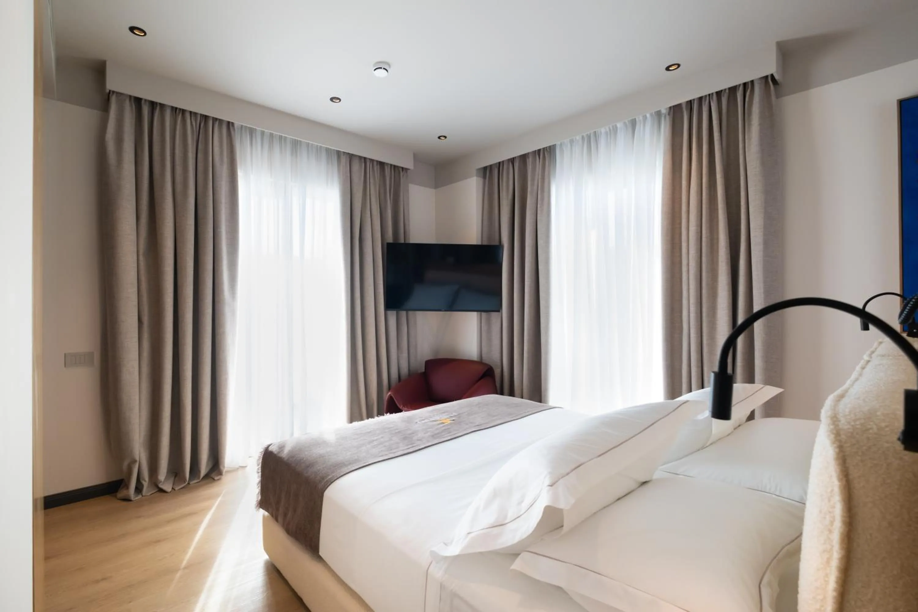 Bed in Saint Nicolas Hotel