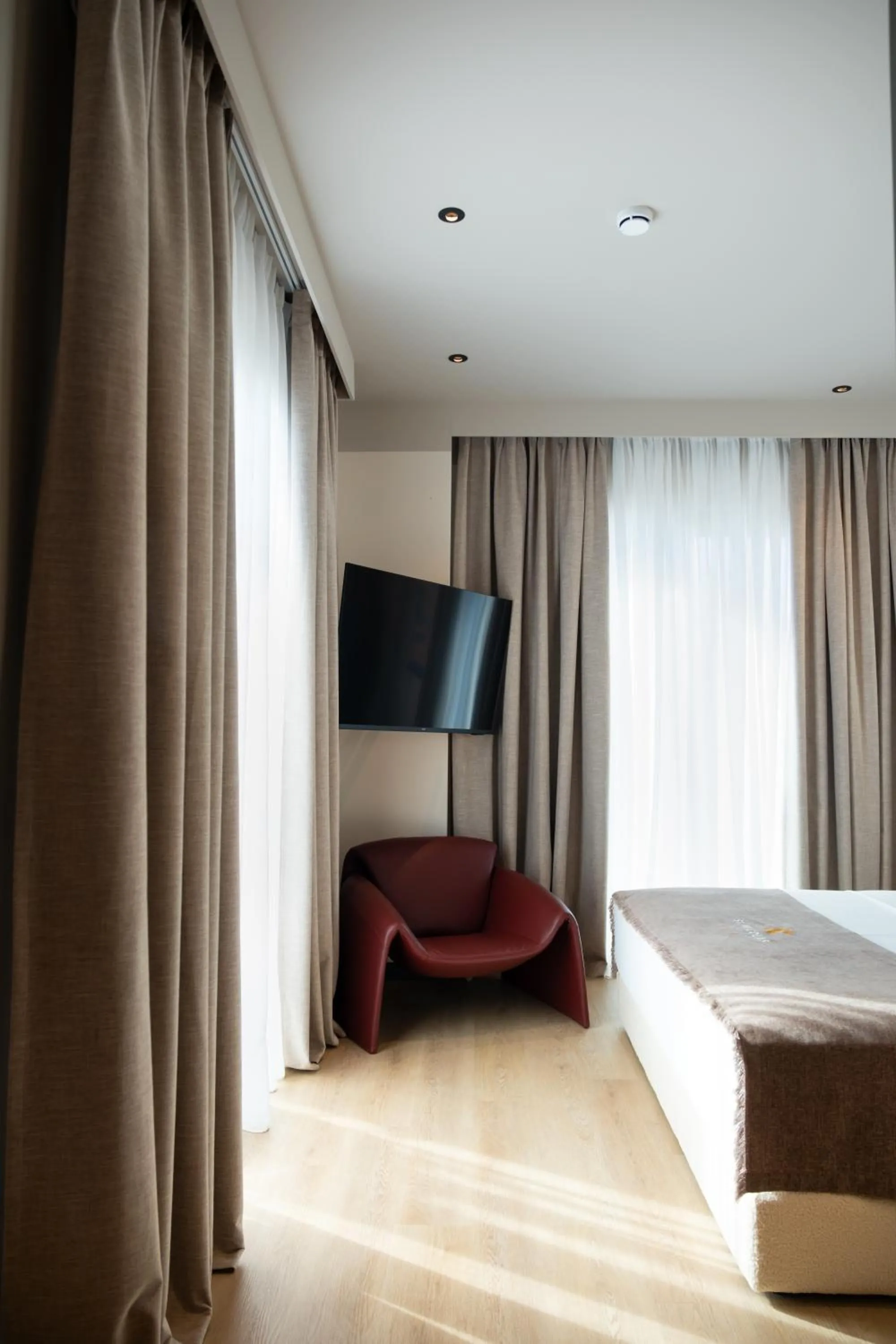 Bed in Saint Nicolas Hotel