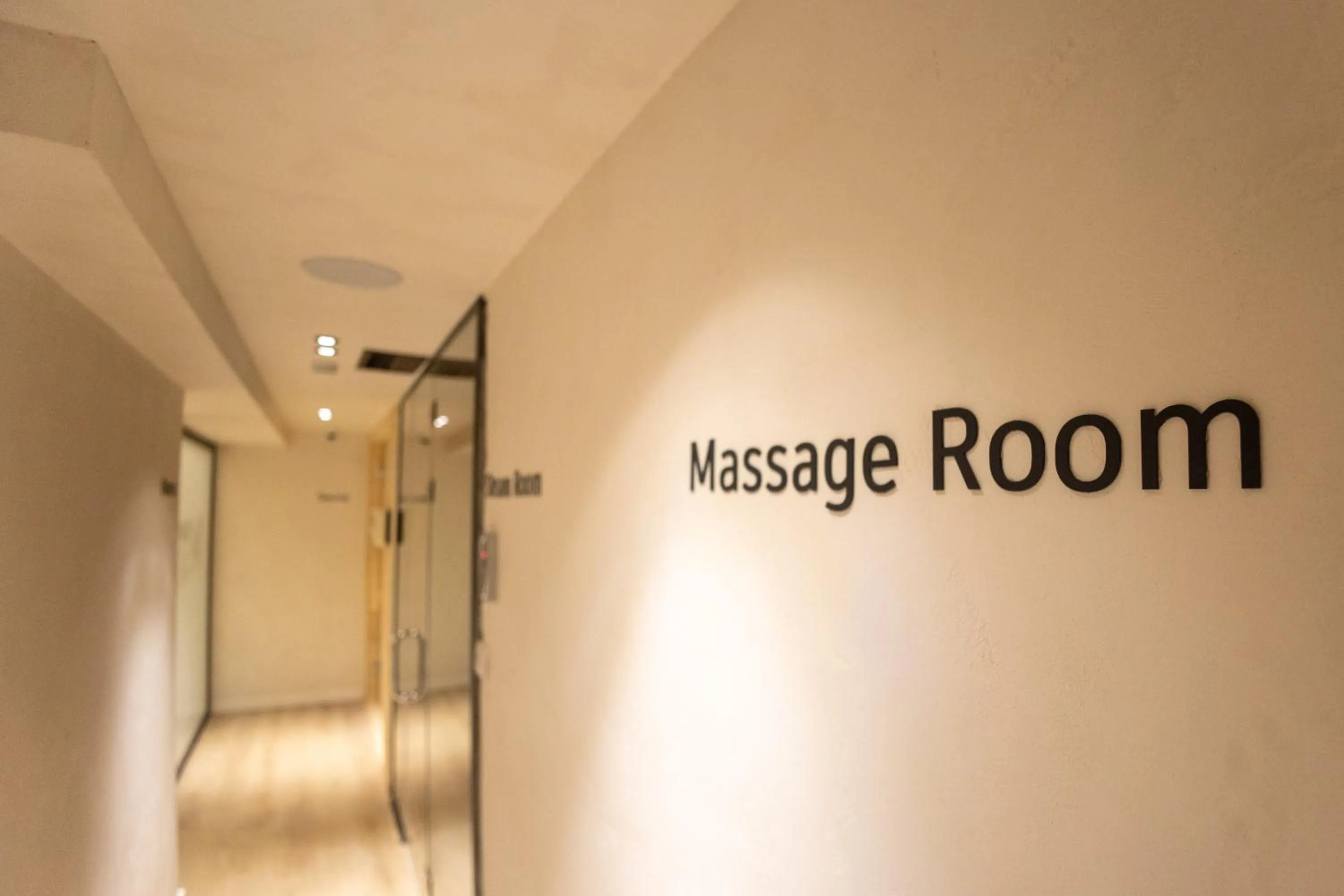 Text overlay in Saint Nicolas Hotel