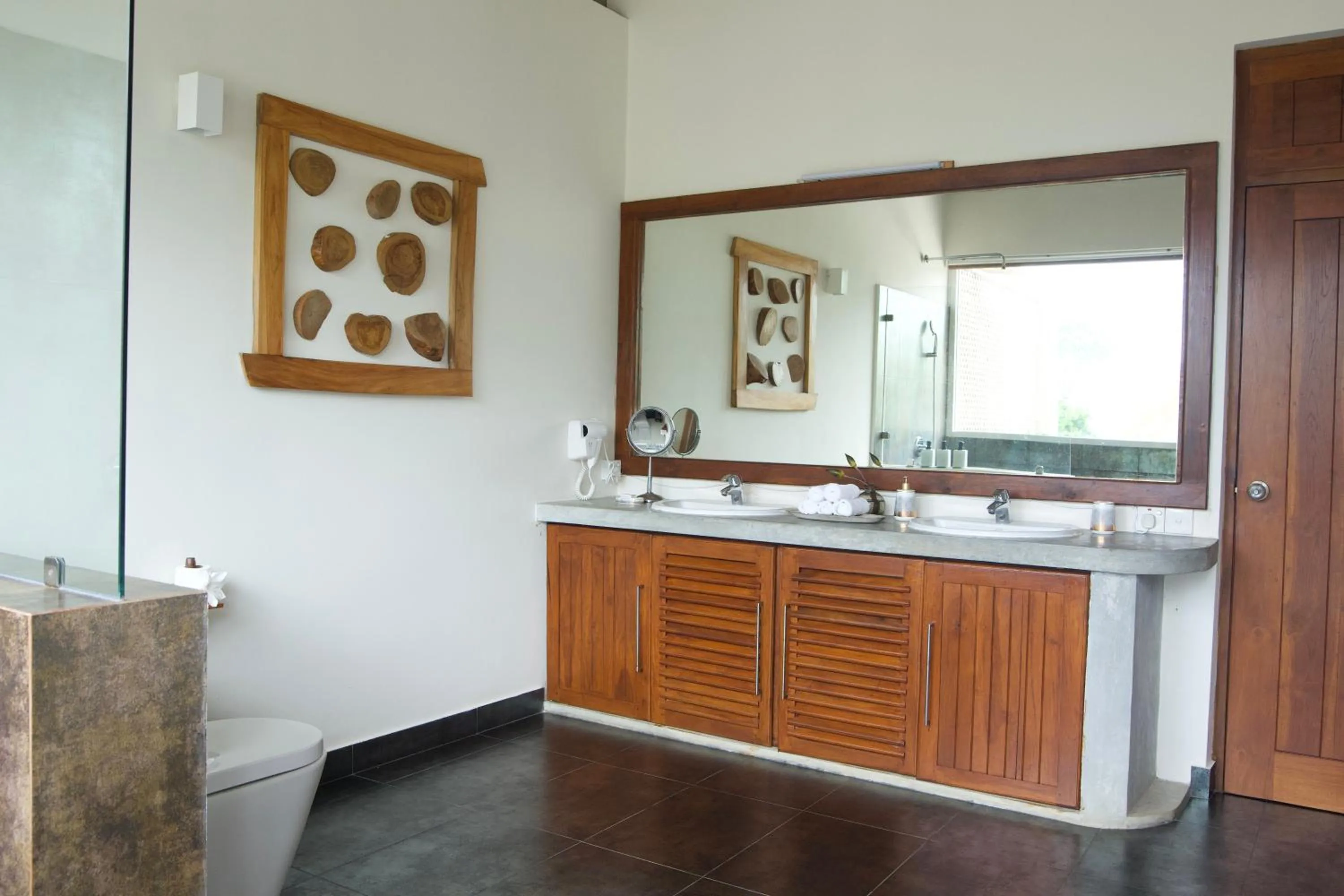 Bathroom in Soul Wellness and Ayurveda Resort-All Meals and Treatments Included