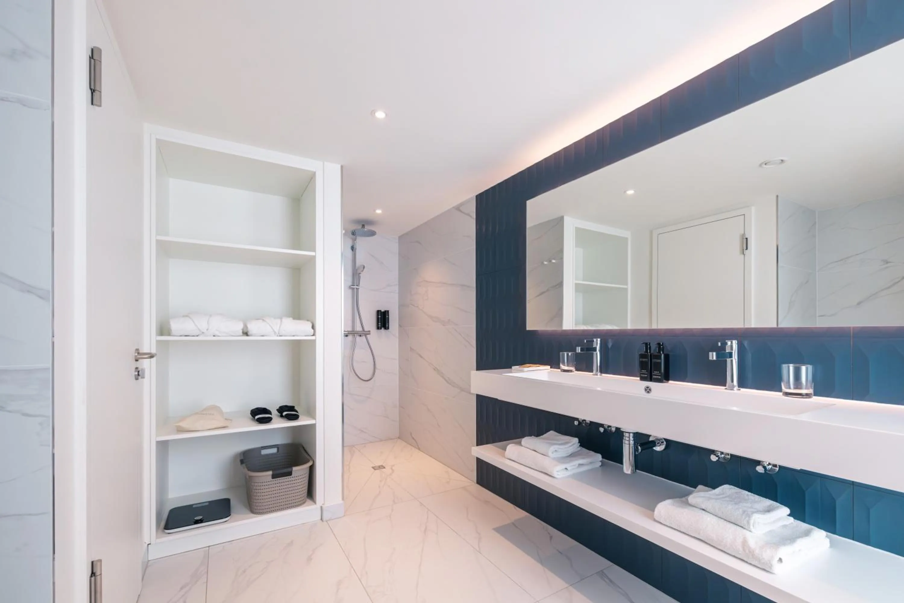 Shower in NOTO Hotel